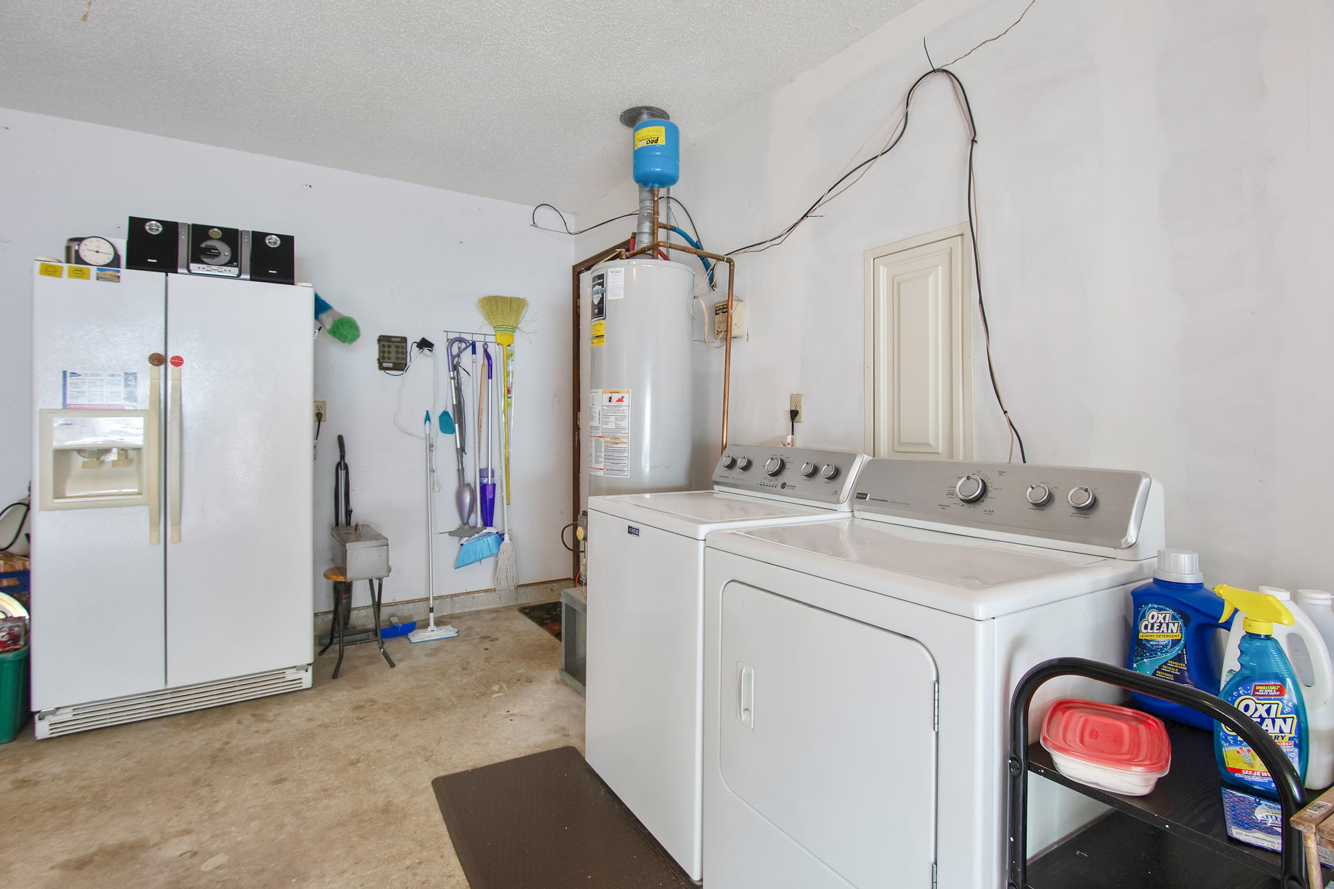 CREEKSIDE ESTATES - Residential