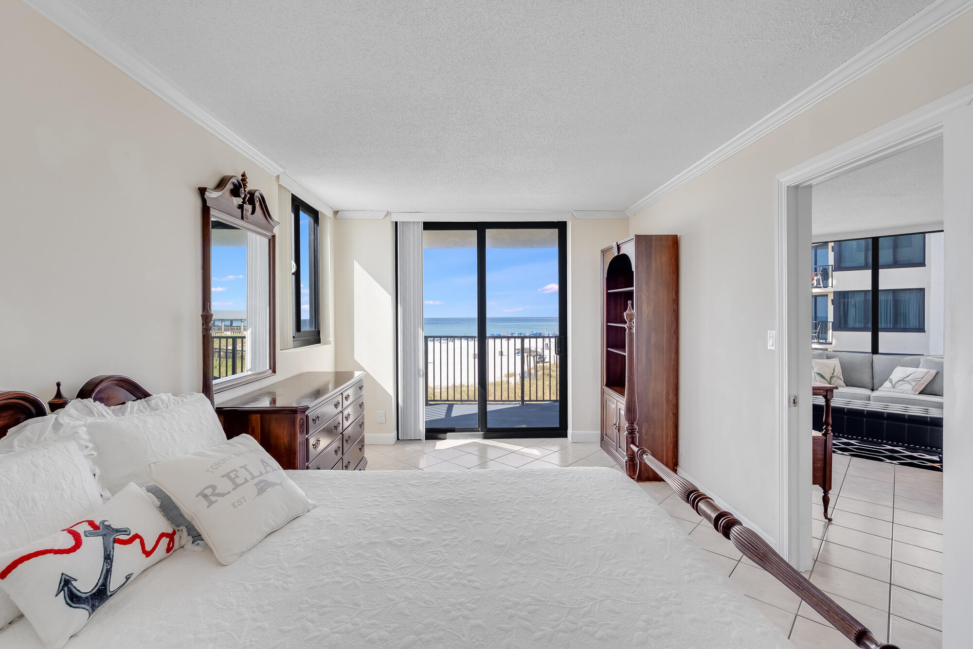 SUNBIRD CONDO - Residential