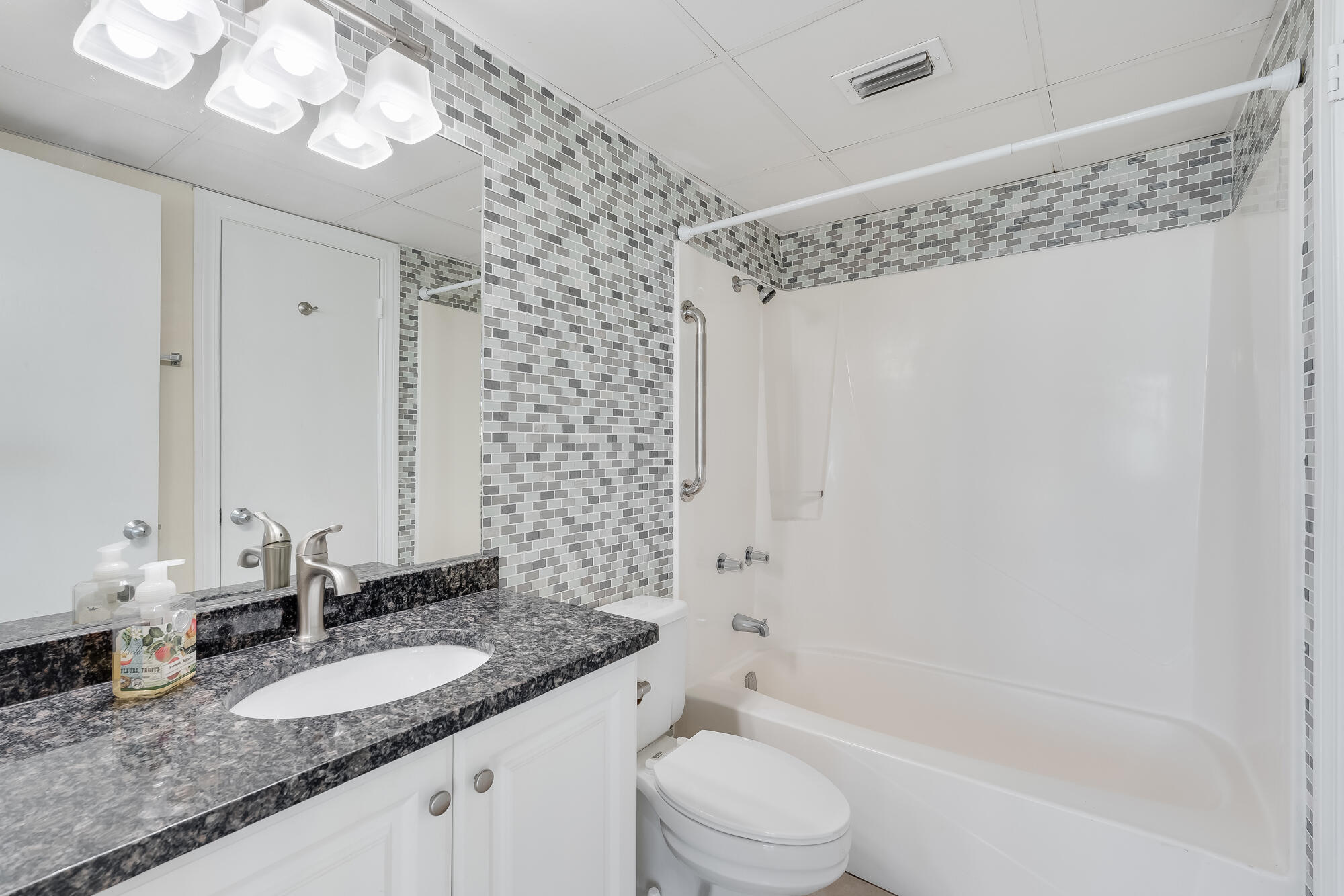 SUNBIRD CONDO - Residential