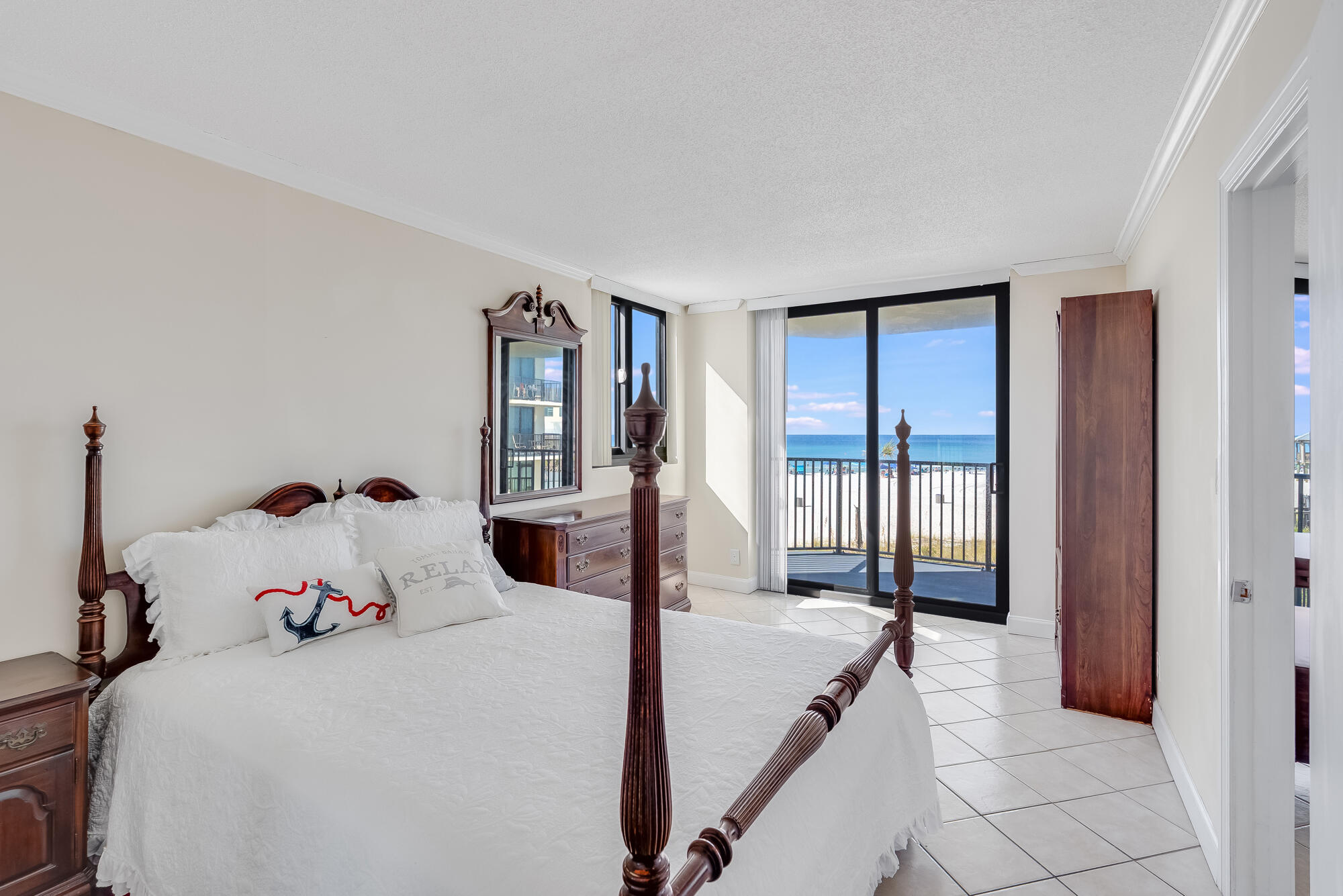 SUNBIRD CONDO - Residential