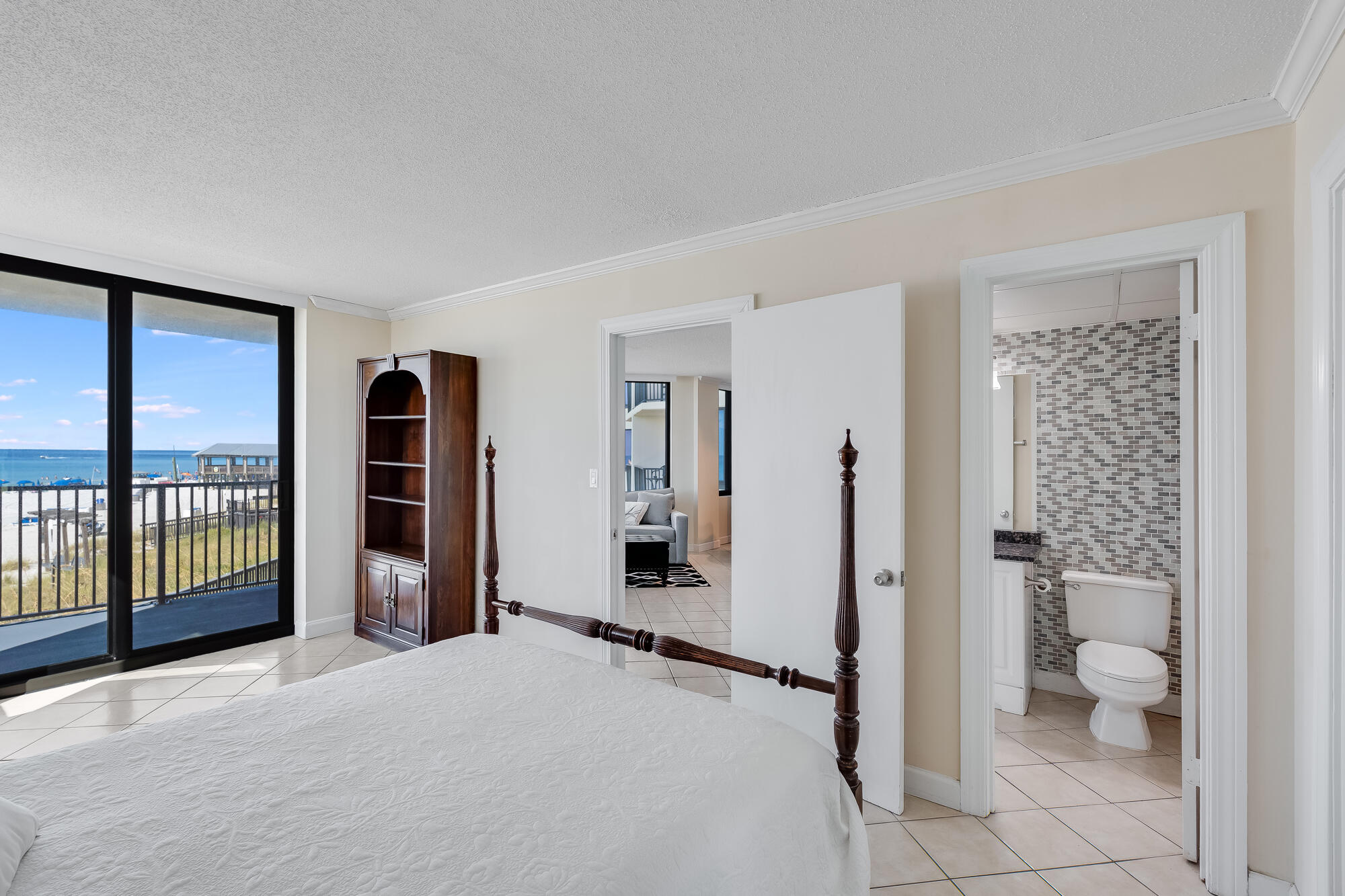 SUNBIRD CONDO - Residential