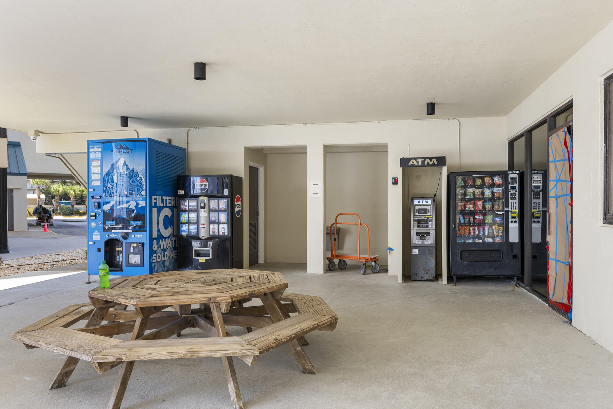 SUNBIRD CONDO - Residential