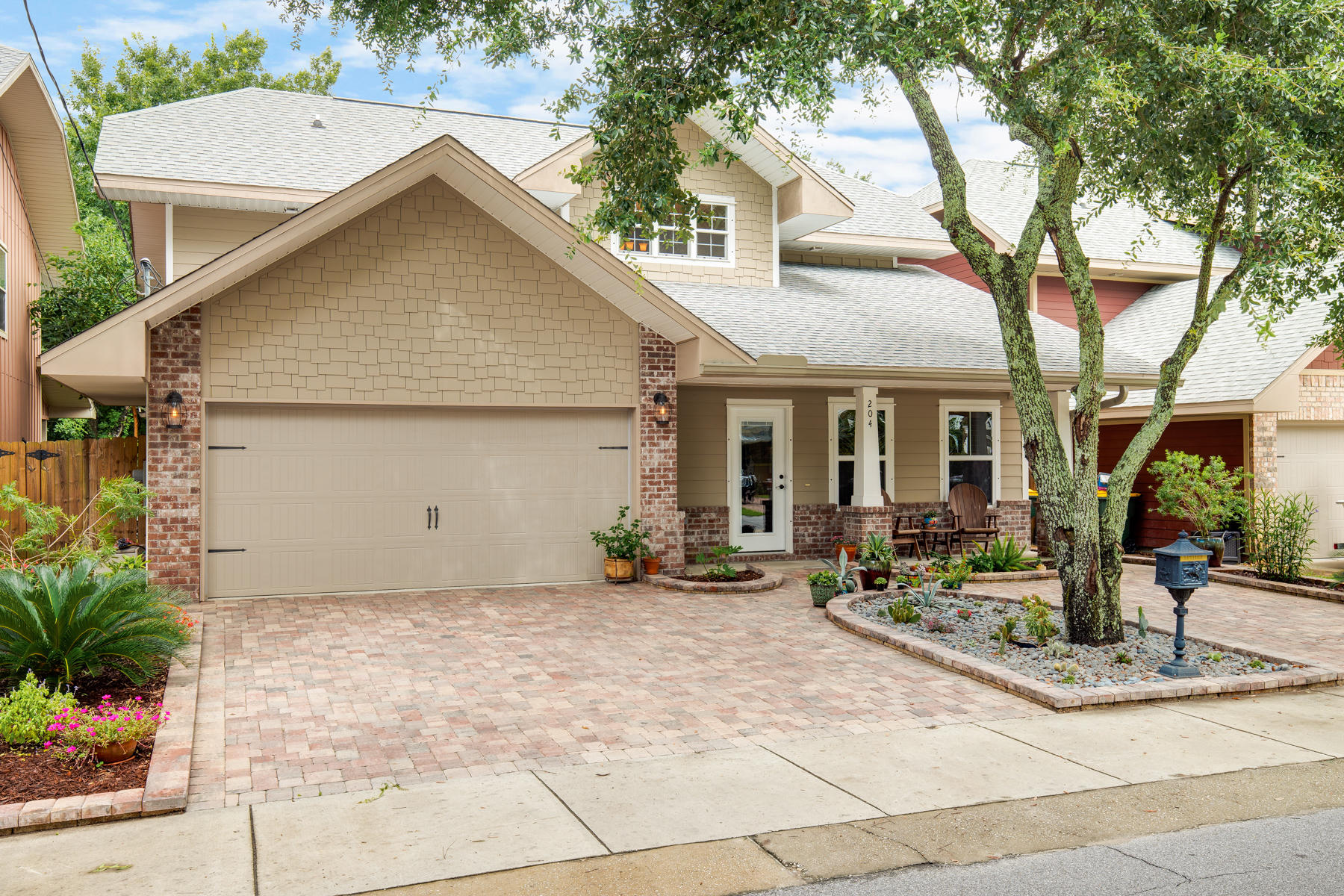 ALCONESE PLACE - Residential