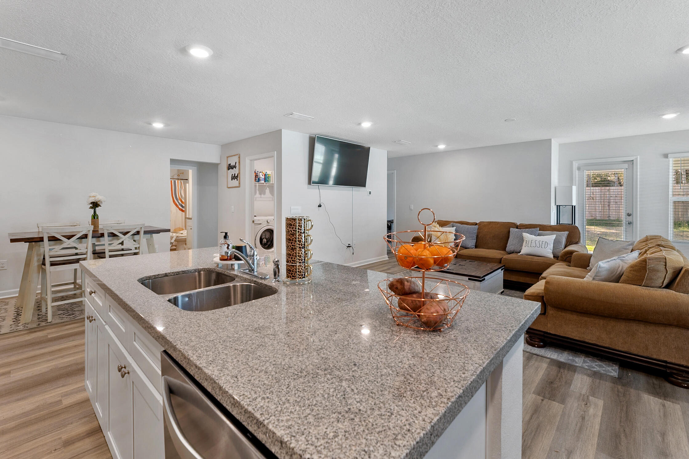 Royal Estates - Residential Lease