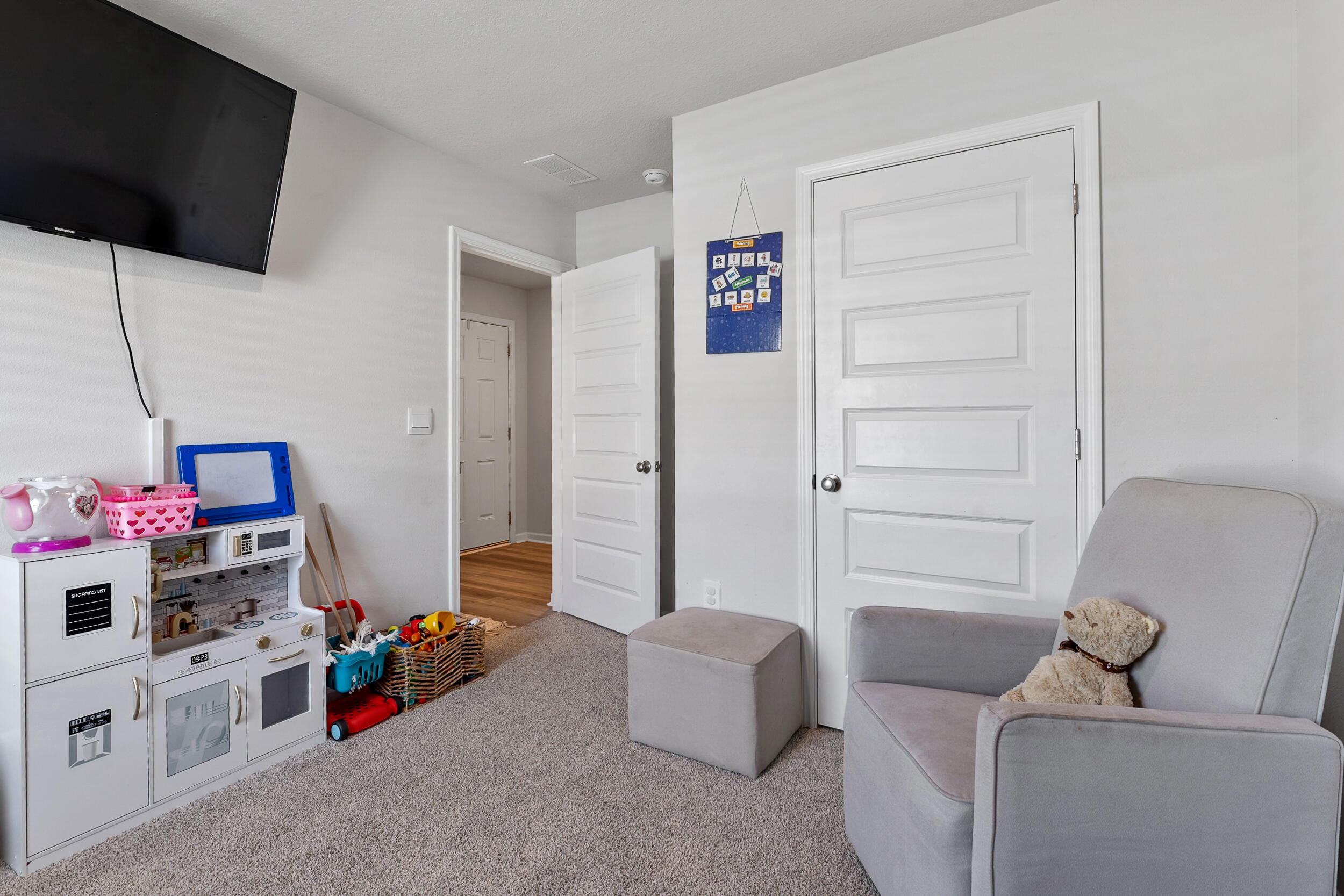 Royal Estates - Residential Lease
