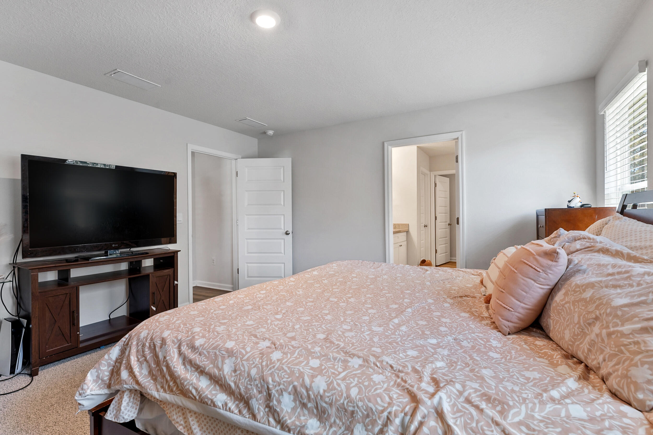 Royal Estates - Residential Lease
