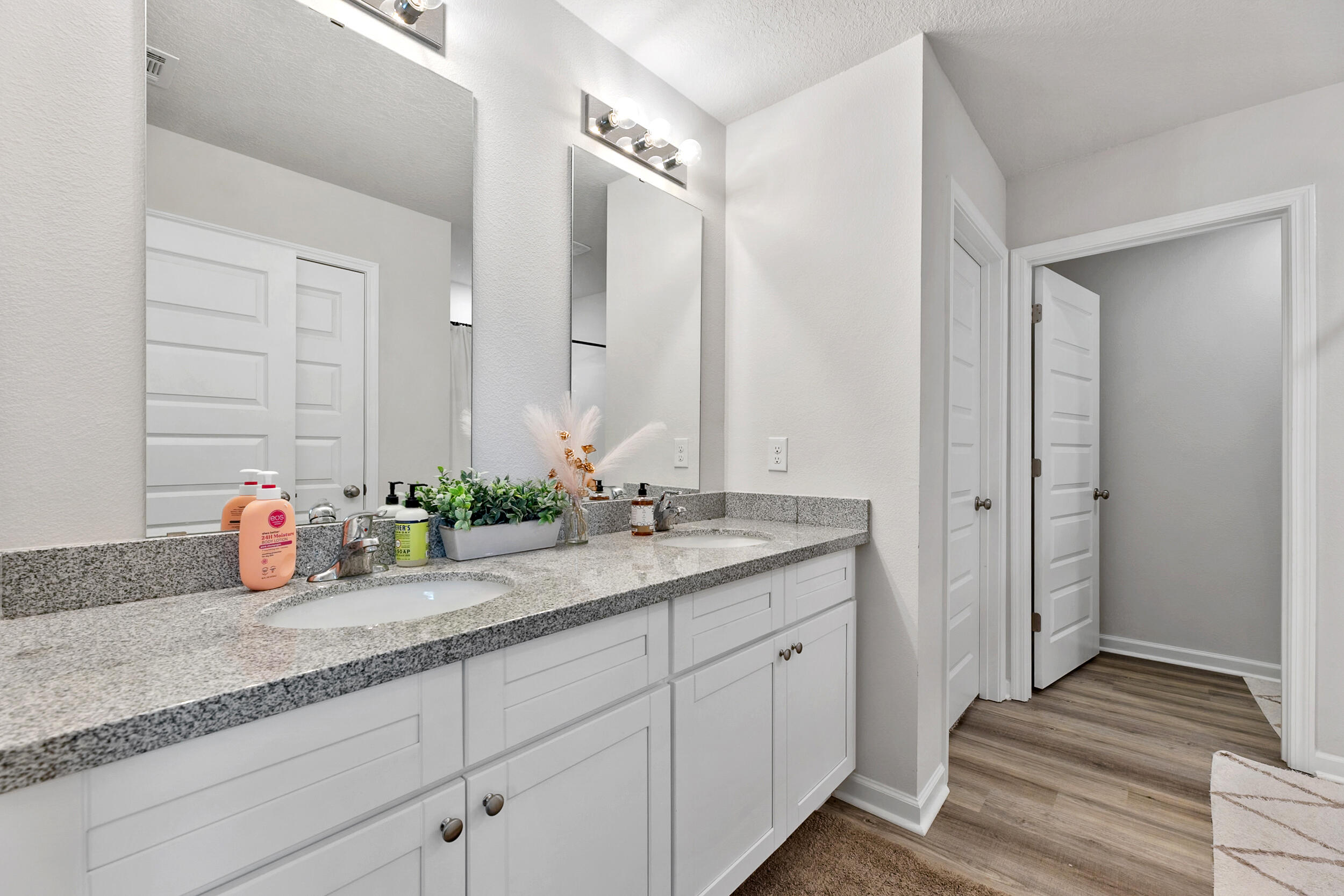 Royal Estates - Residential Lease