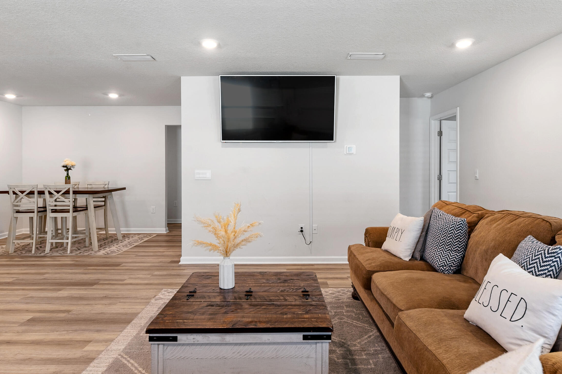 Royal Estates - Residential Lease