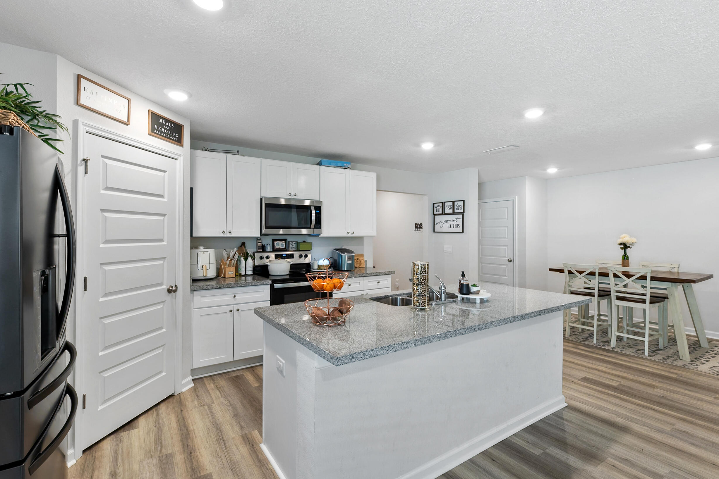Royal Estates - Residential Lease