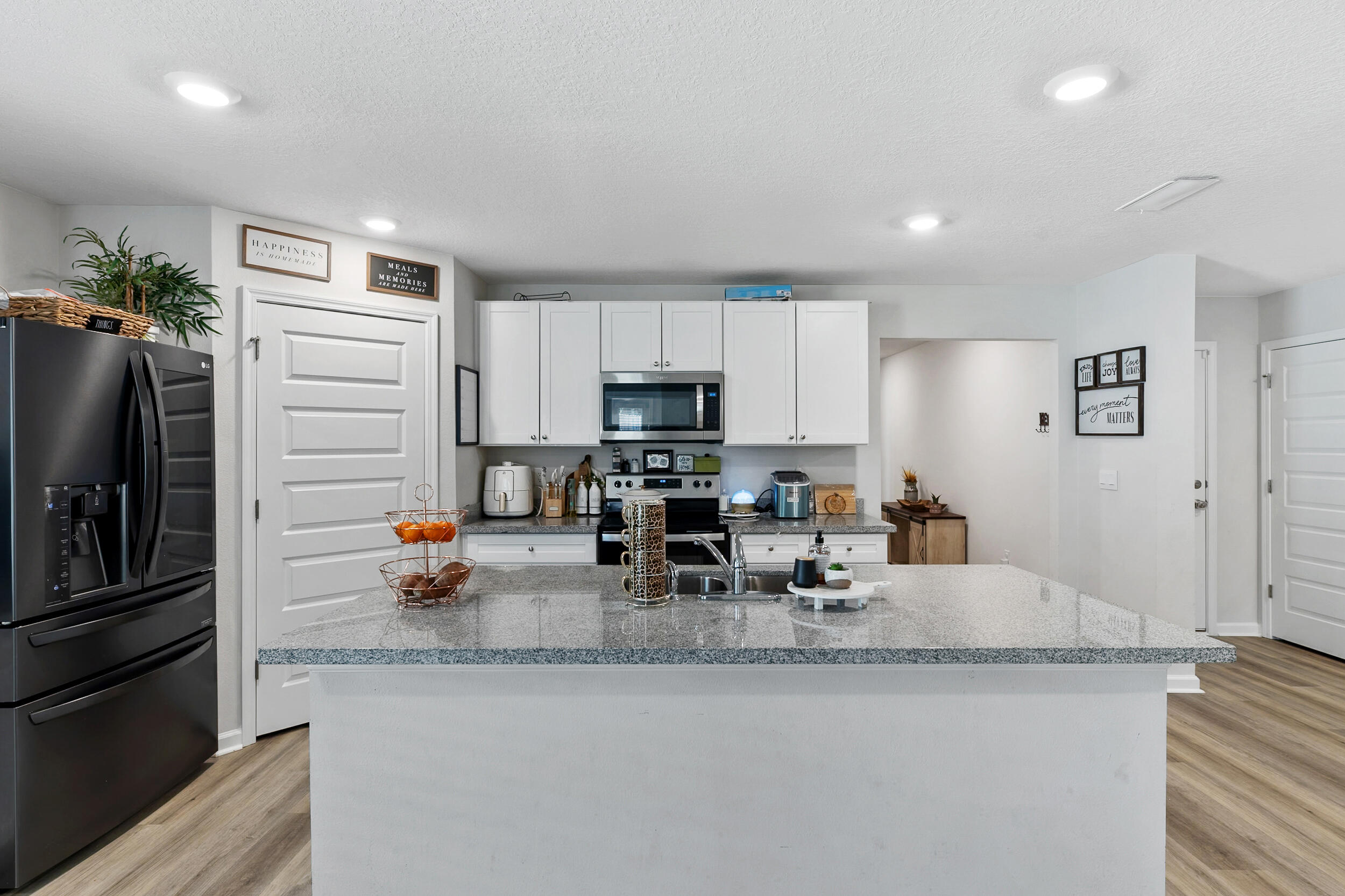Royal Estates - Residential Lease