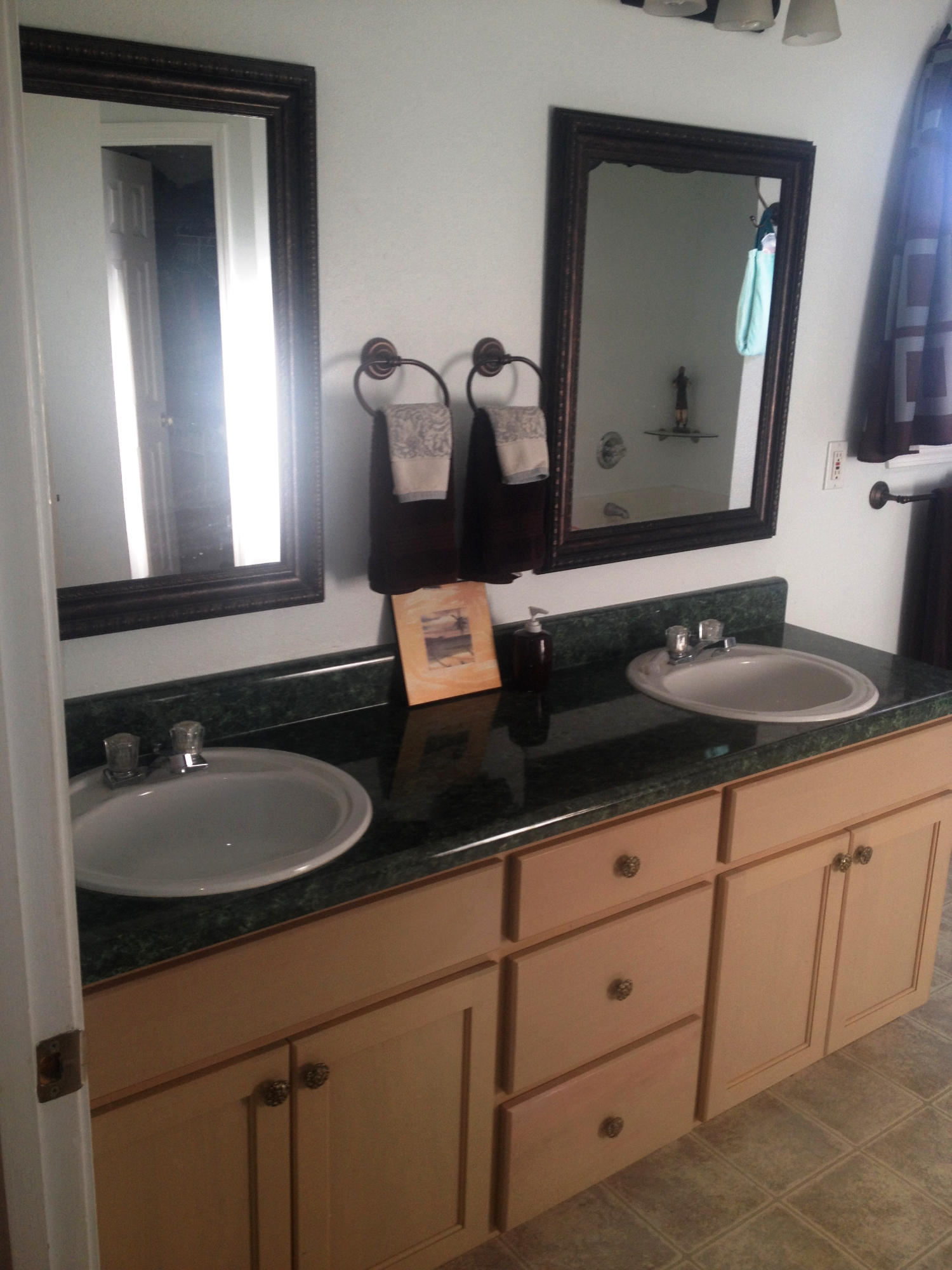 FOXWOOD ADDITION S/D LOT 3 BLK E - Residential