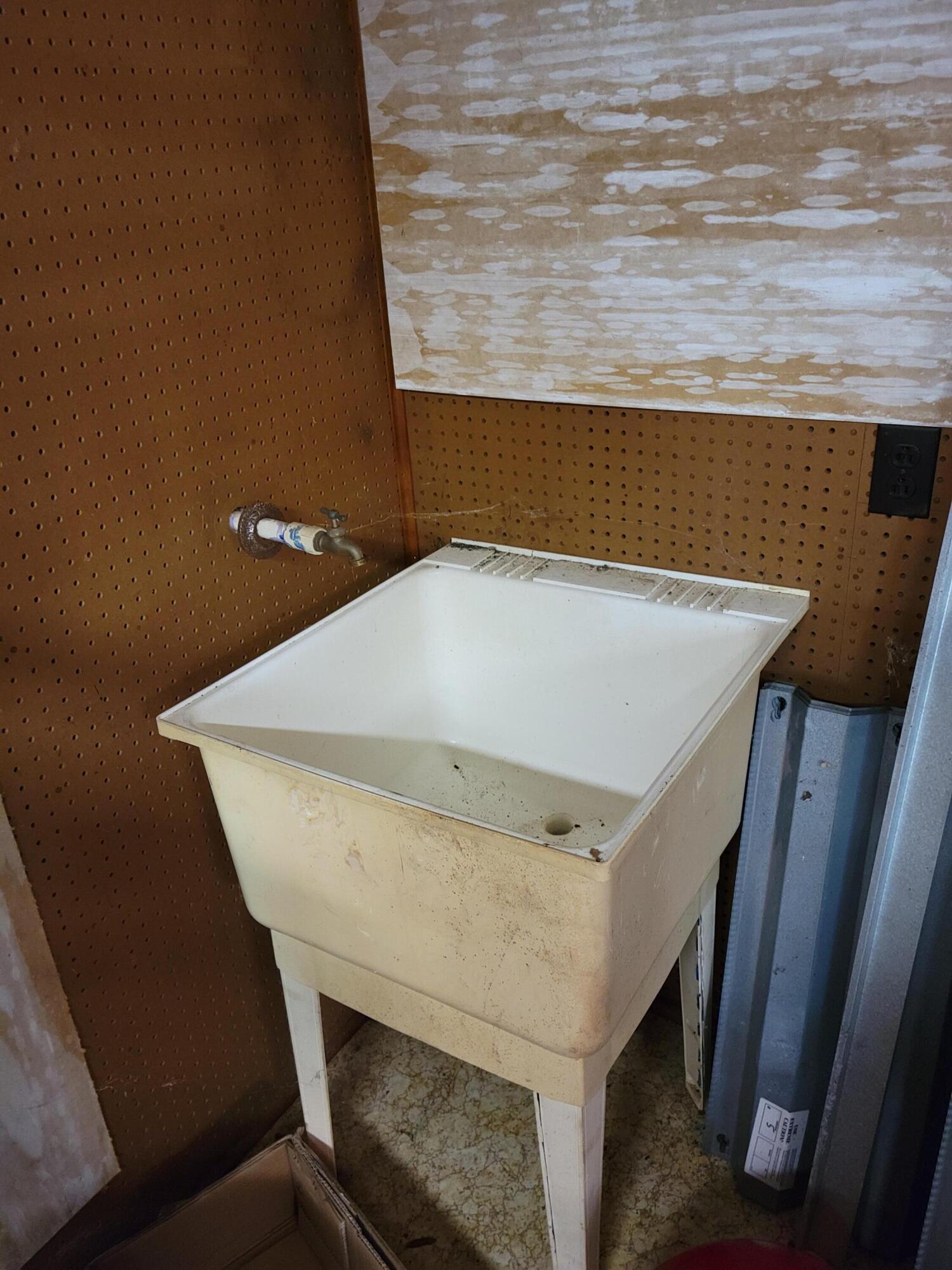 PINE LAKE ESTATES - Residential