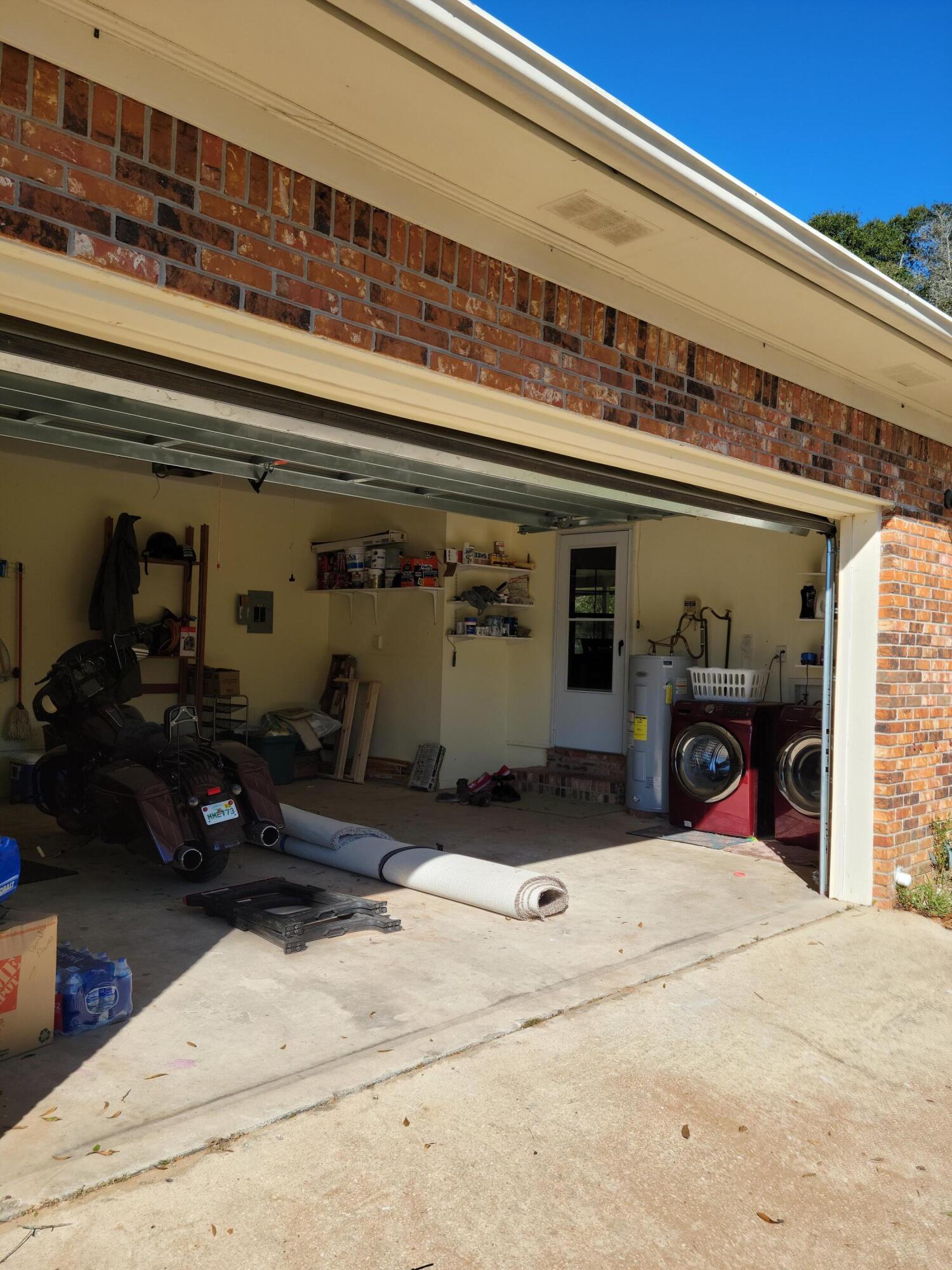 PINE LAKE ESTATES - Residential