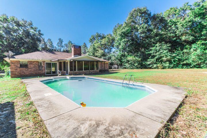 PINE LAKE ESTATES - Residential