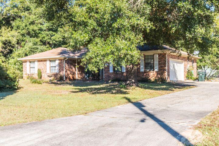 PINE LAKE ESTATES - Residential