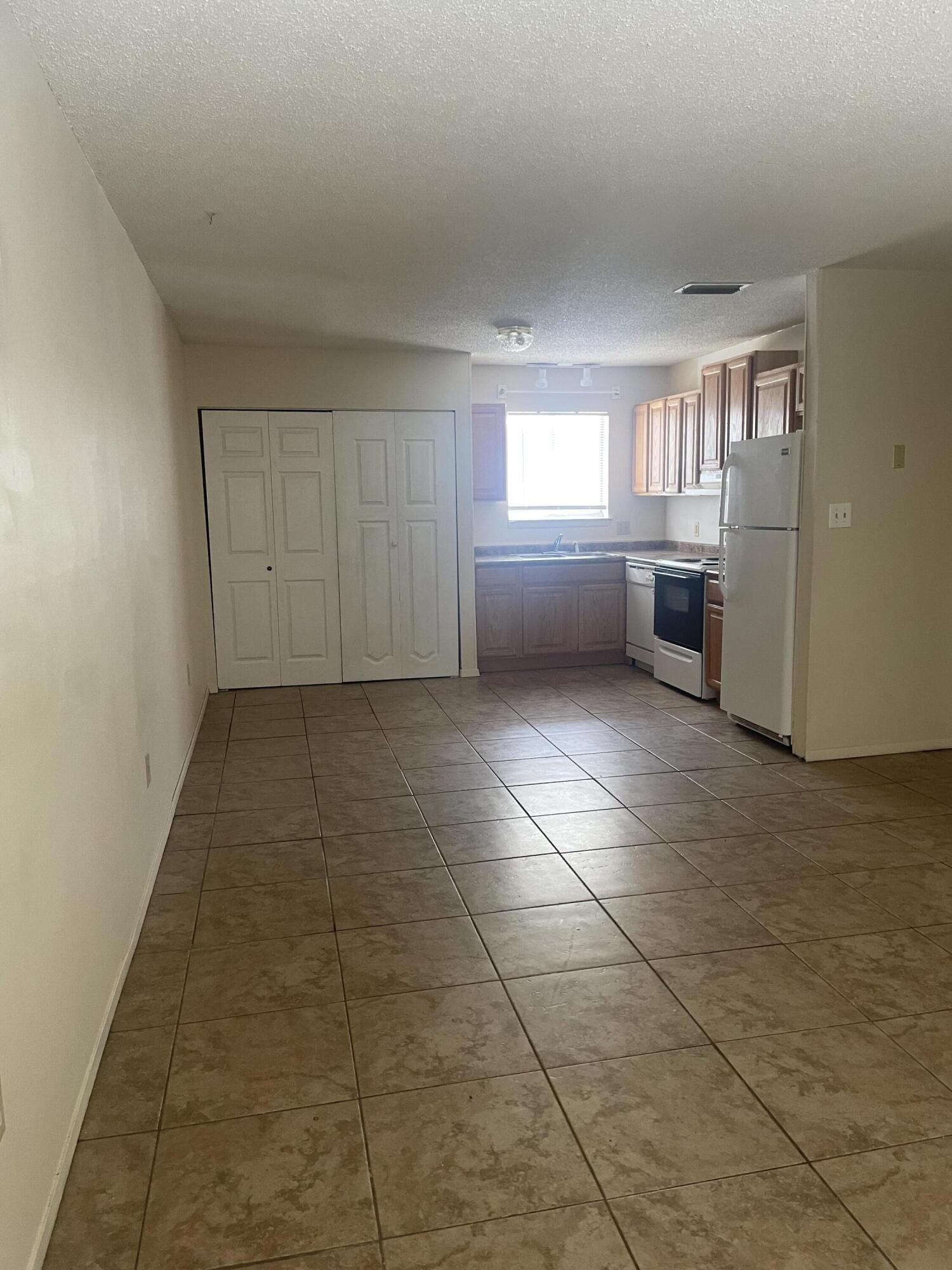 COLLEGE PARK CONDO - Residential Lease