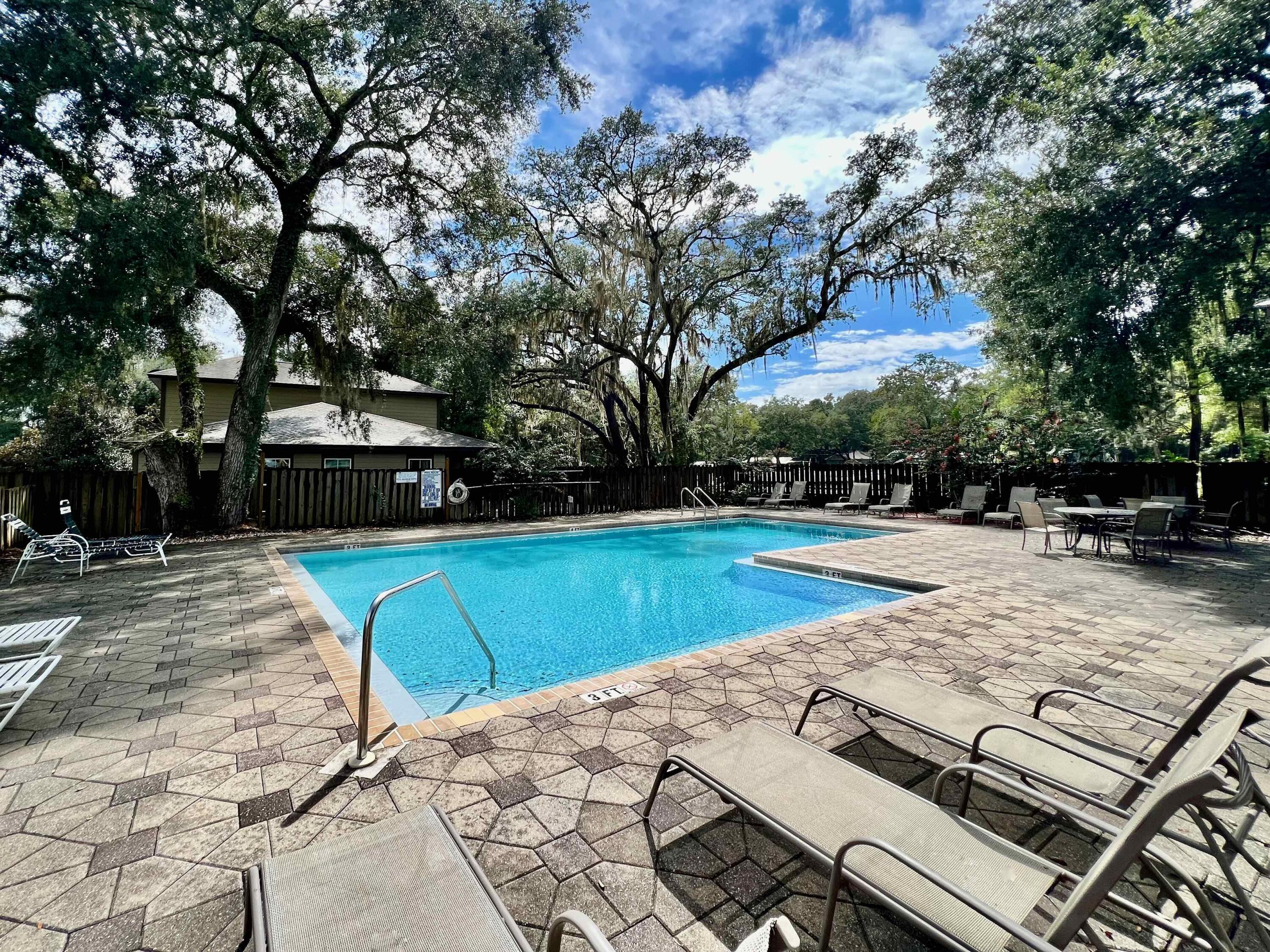 CANOPIES OF FREEPORT - Residential