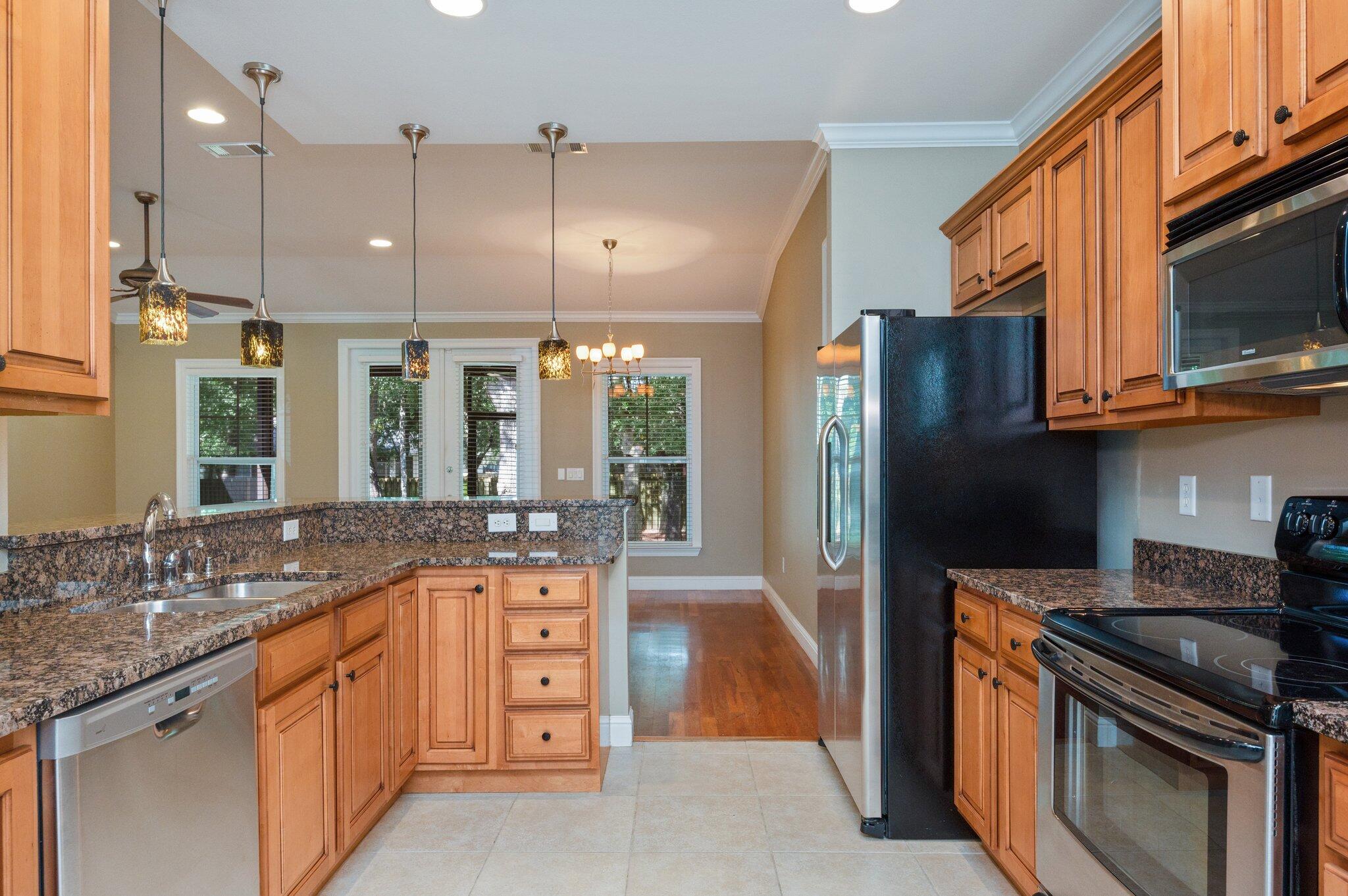 CANOPIES OF FREEPORT - Residential