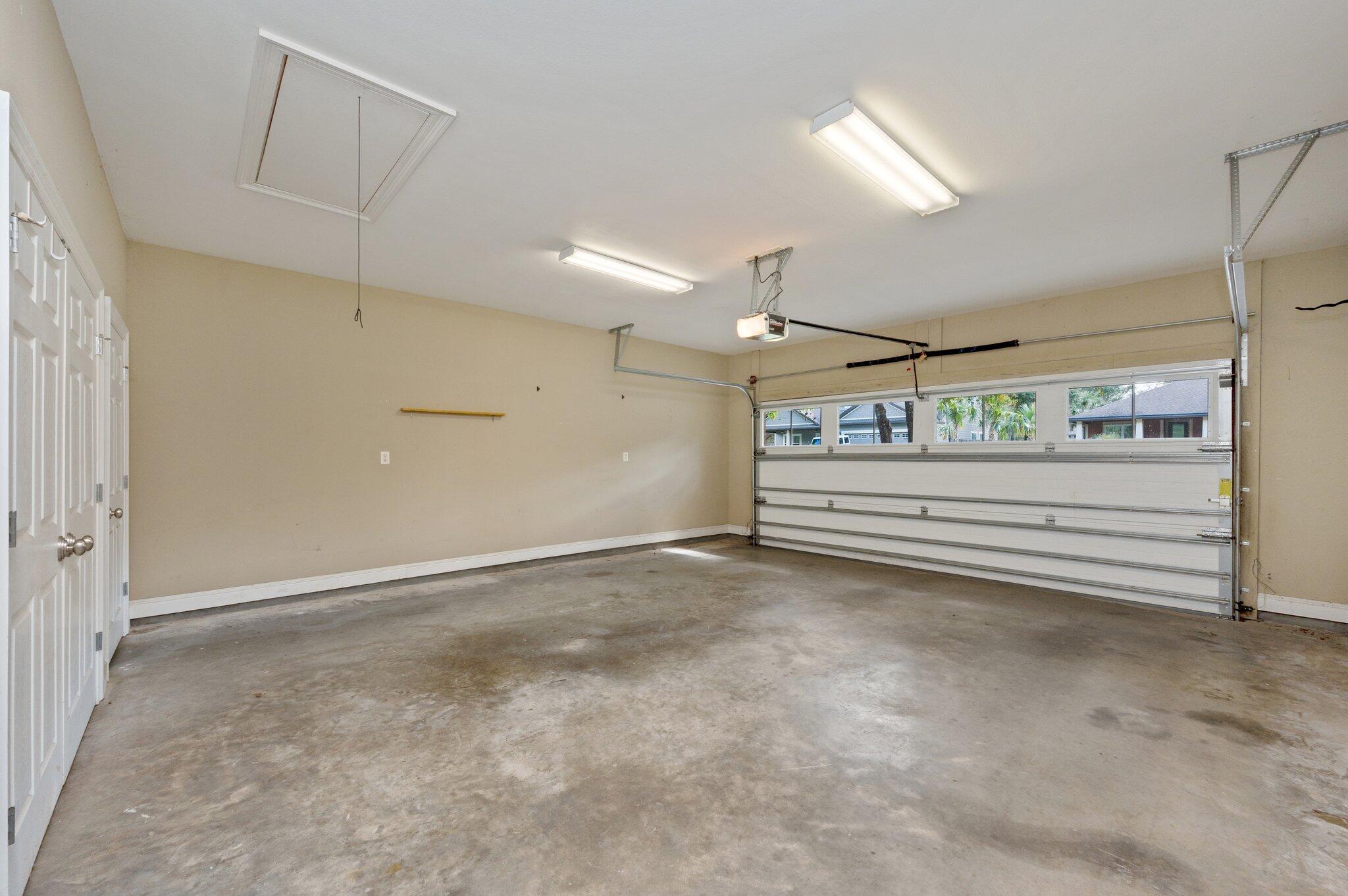 CANOPIES OF FREEPORT - Residential