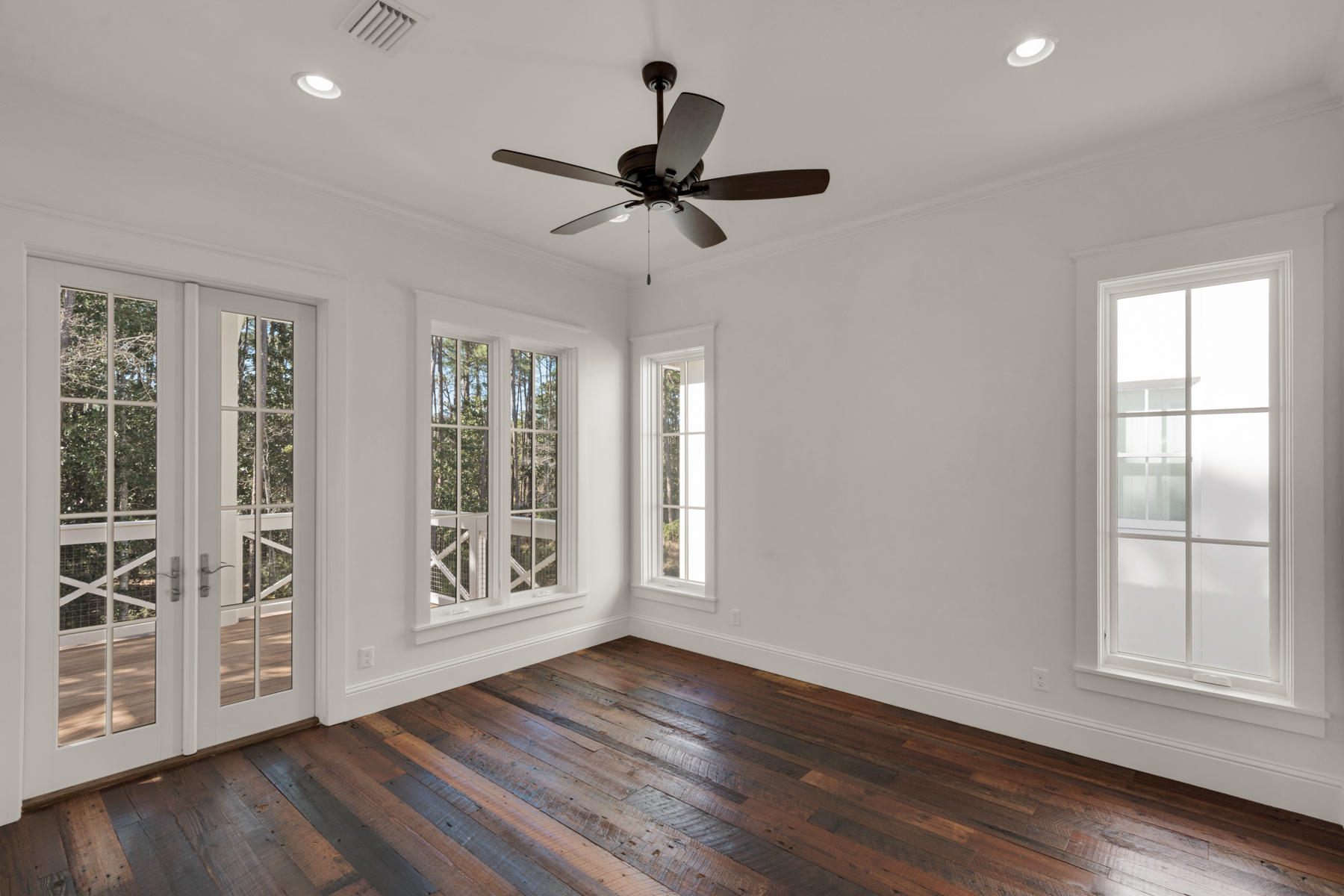 CHURCHILL OAKS - Residential