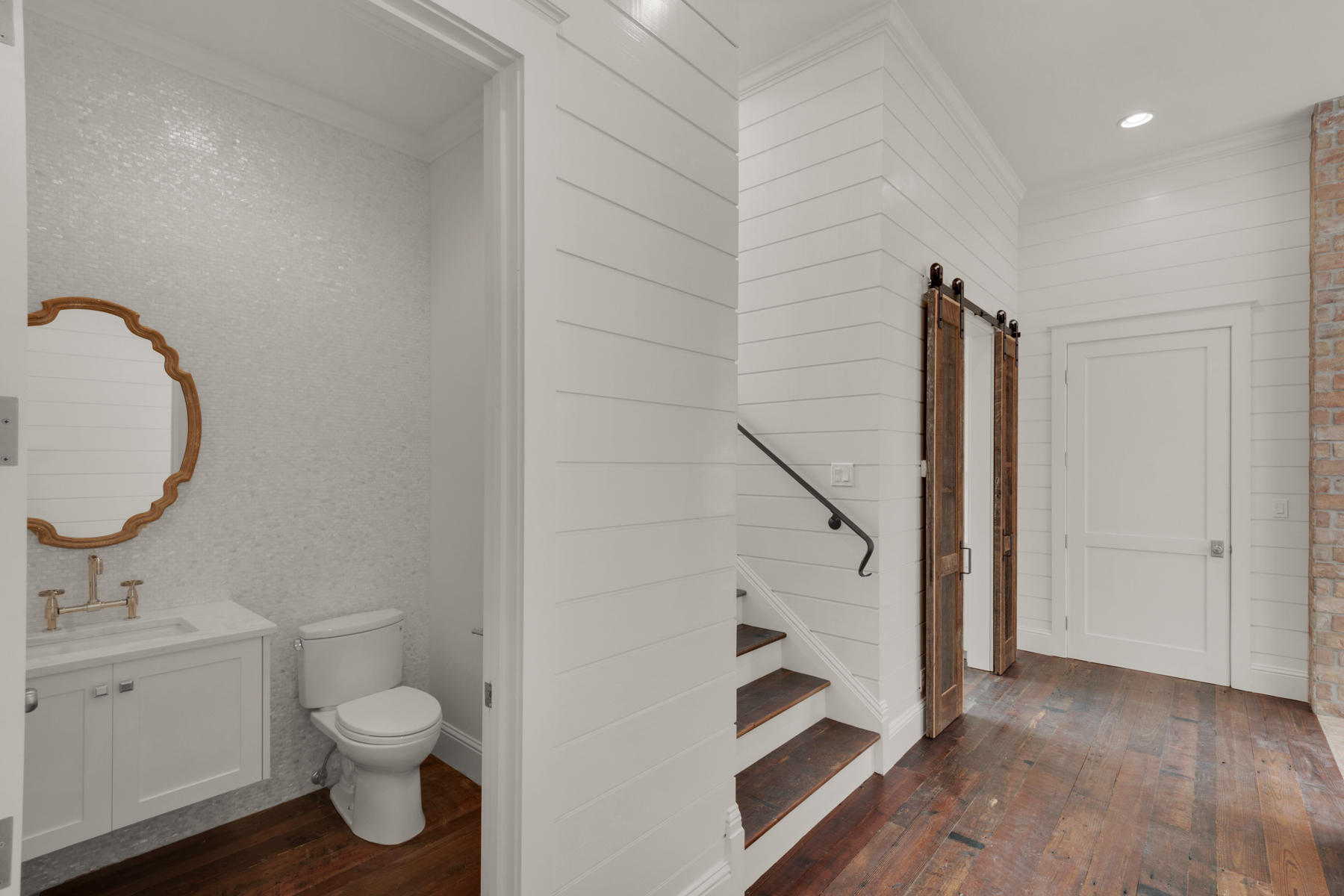 CHURCHILL OAKS - Residential