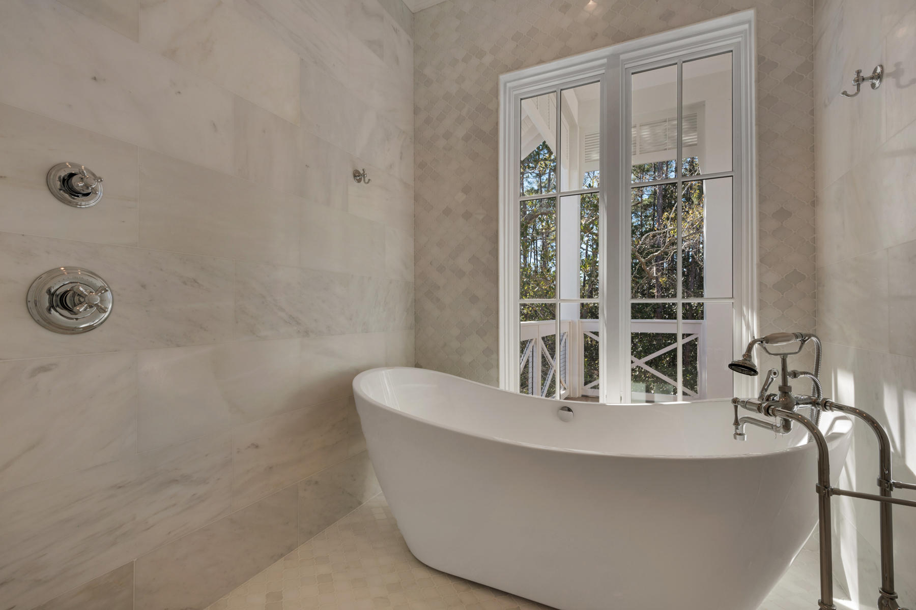 CHURCHILL OAKS - Residential