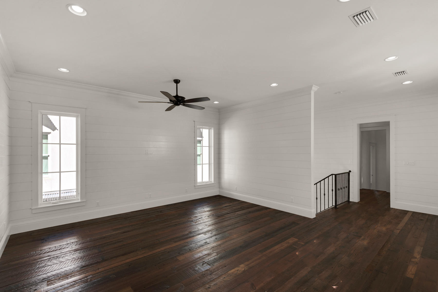 CHURCHILL OAKS - Residential