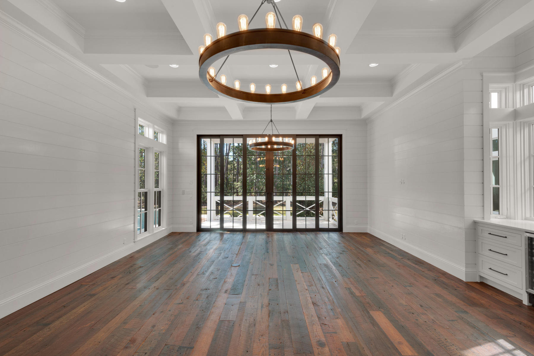 CHURCHILL OAKS - Residential