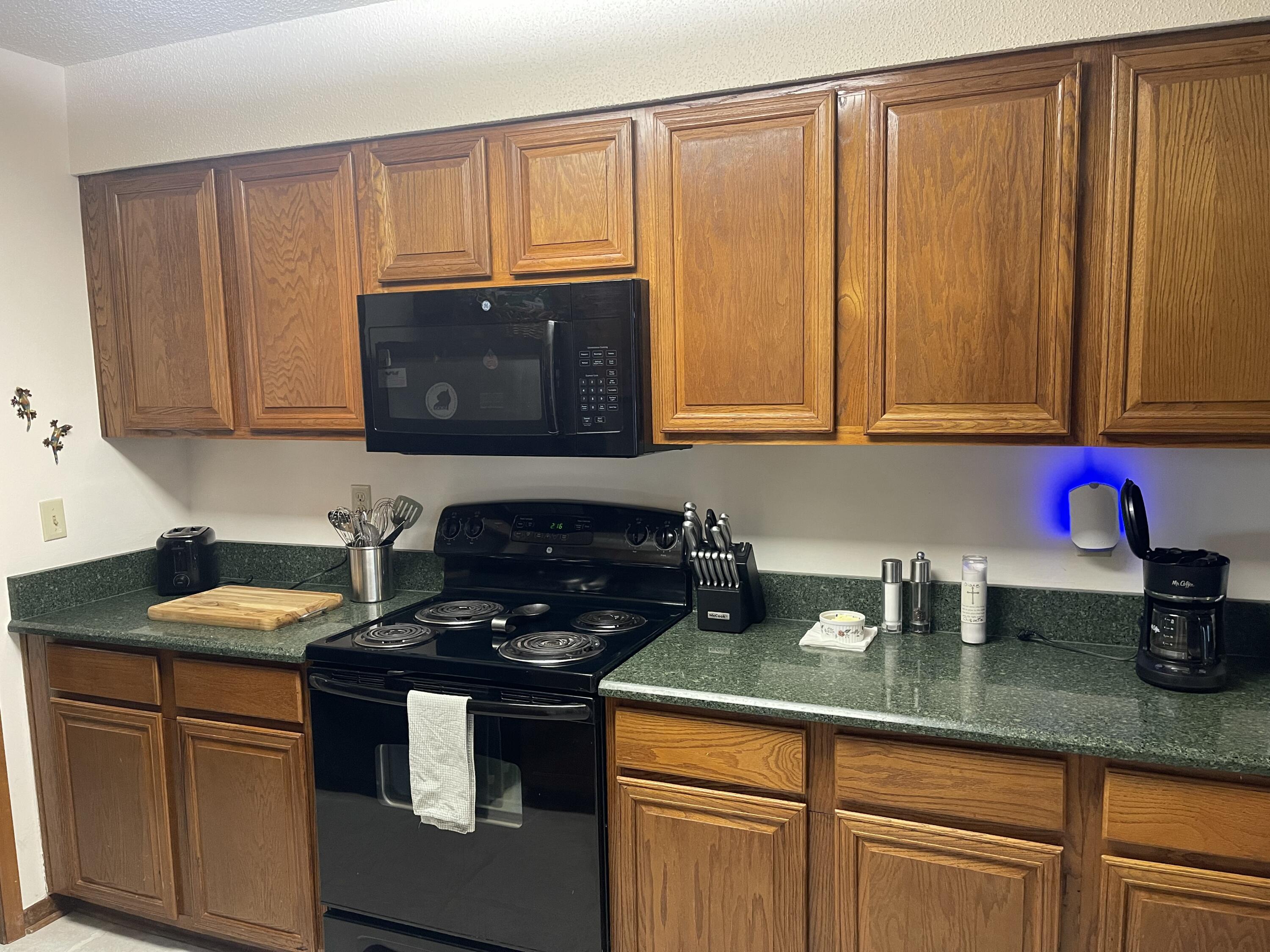 ROYAL OAK VILLAGE 2E - Residential