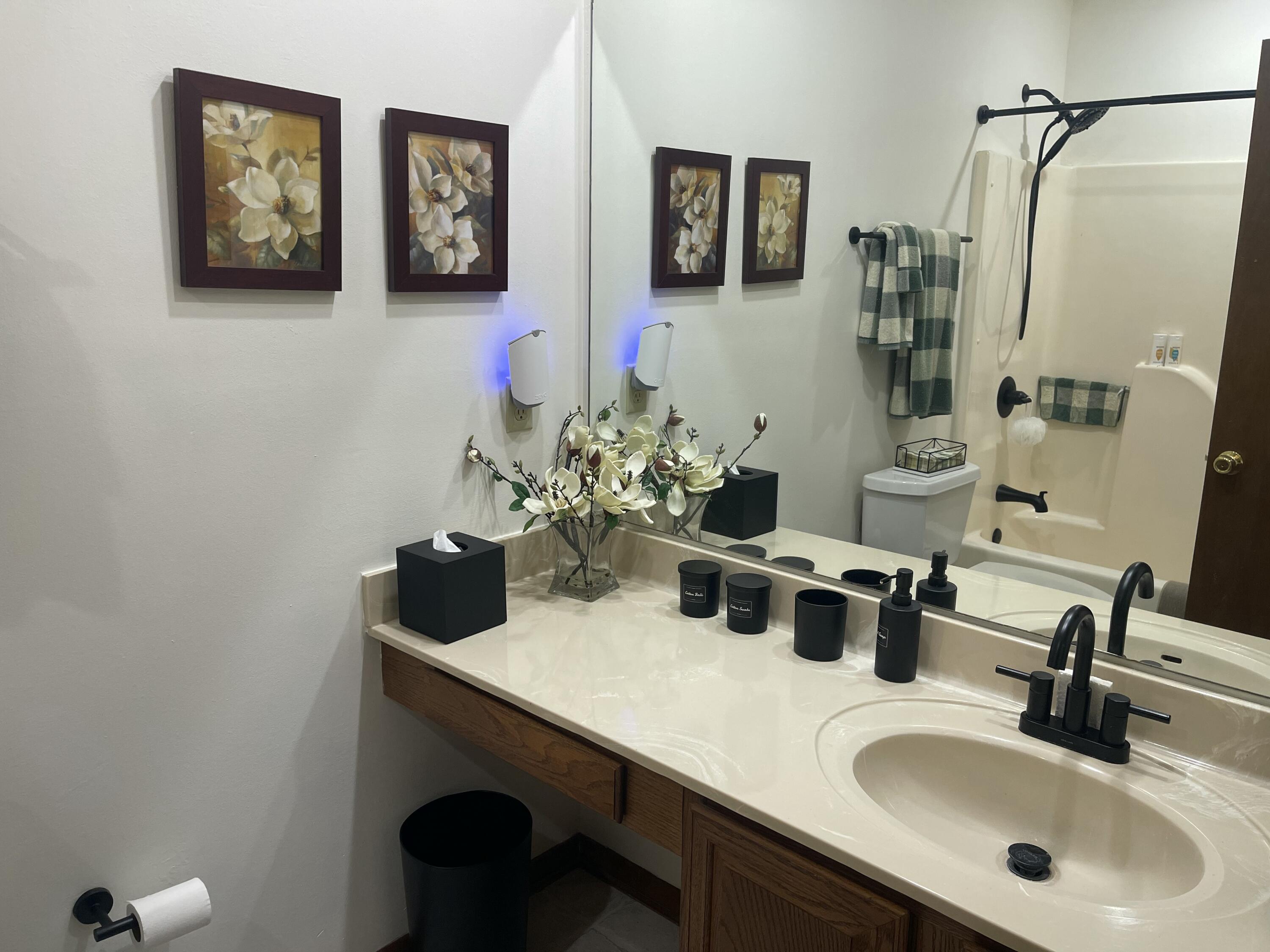 ROYAL OAK VILLAGE 2E - Residential