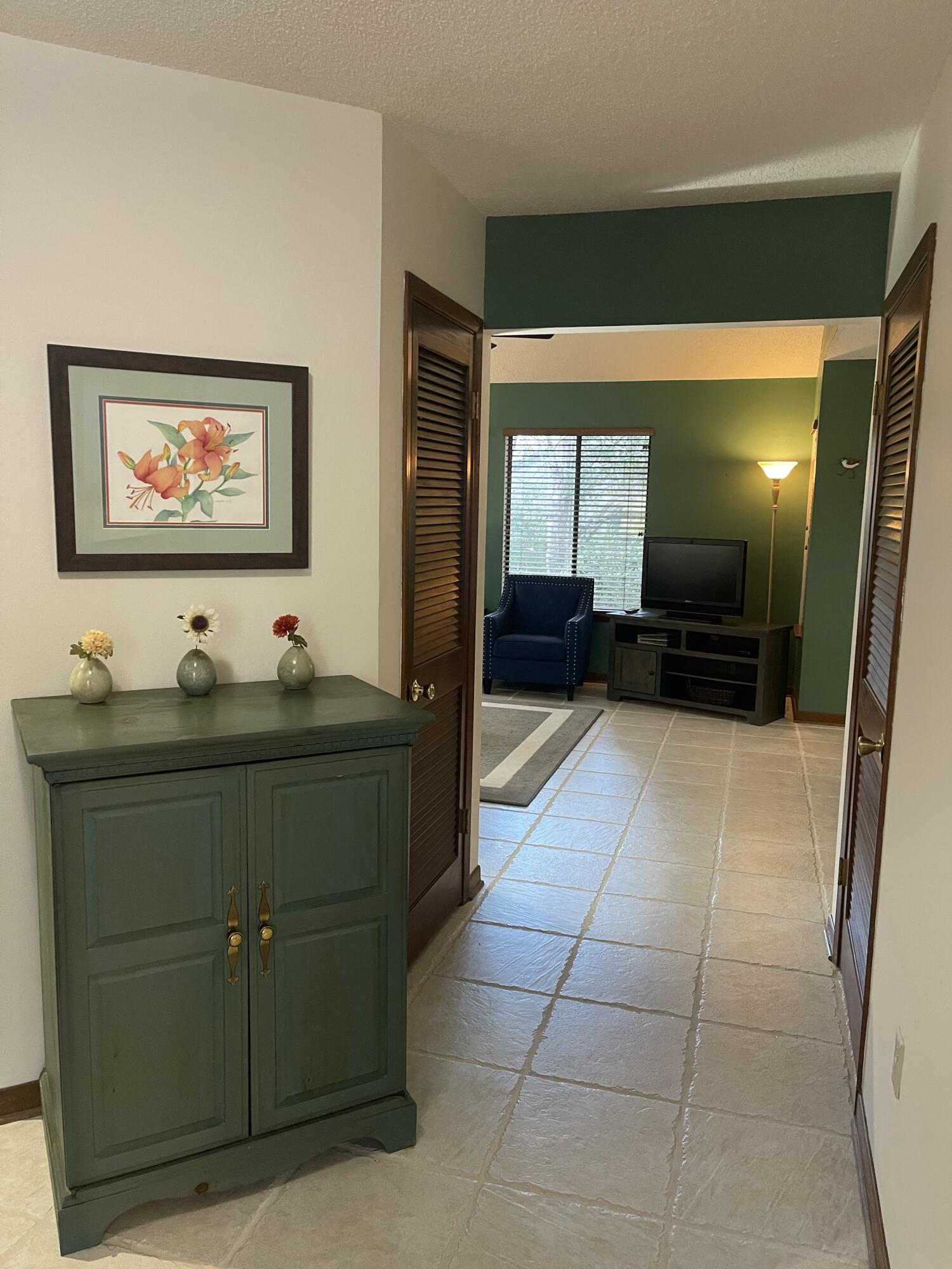 ROYAL OAK VILLAGE 2E - Residential