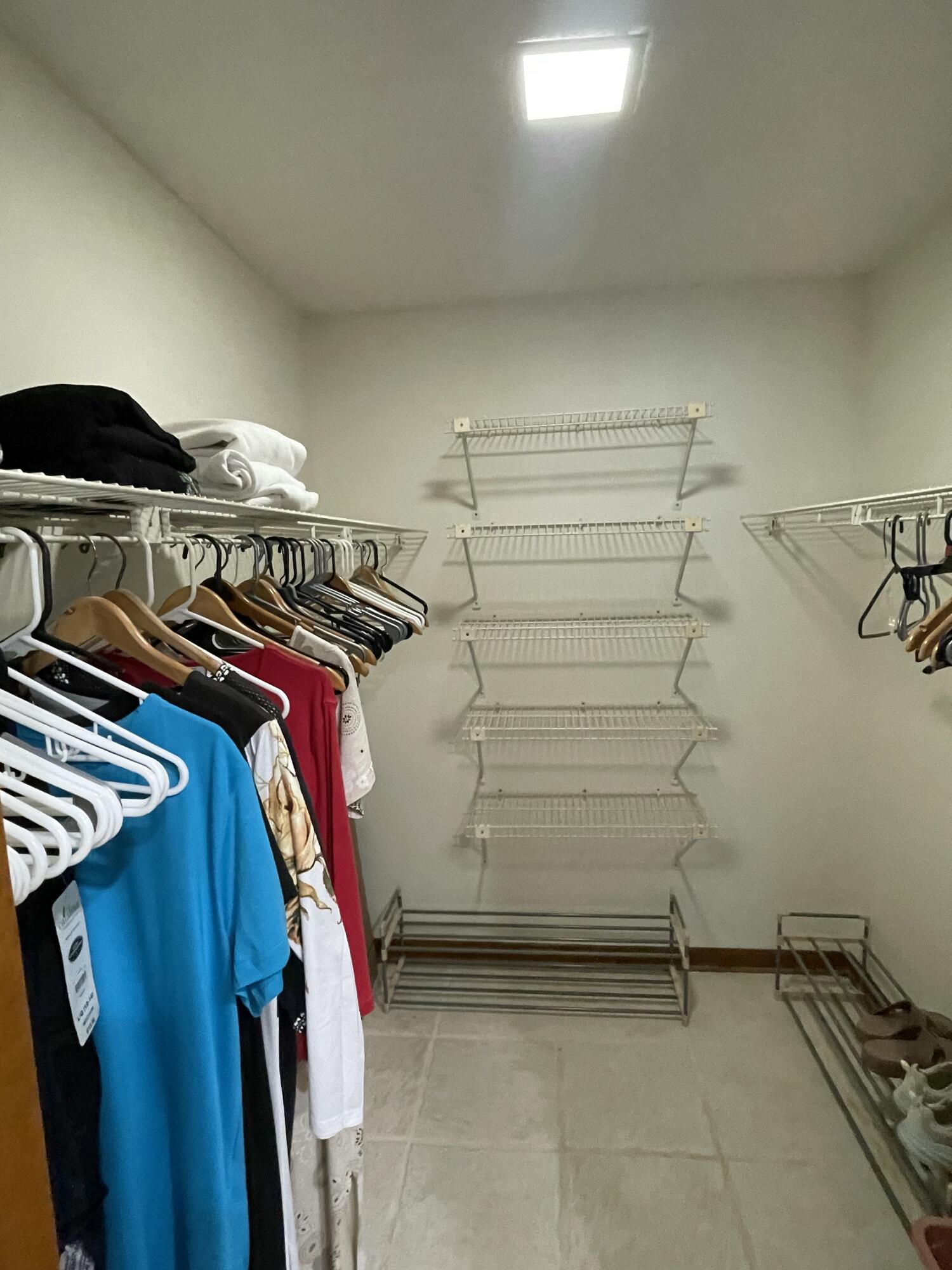 ROYAL OAK VILLAGE 2E - Residential