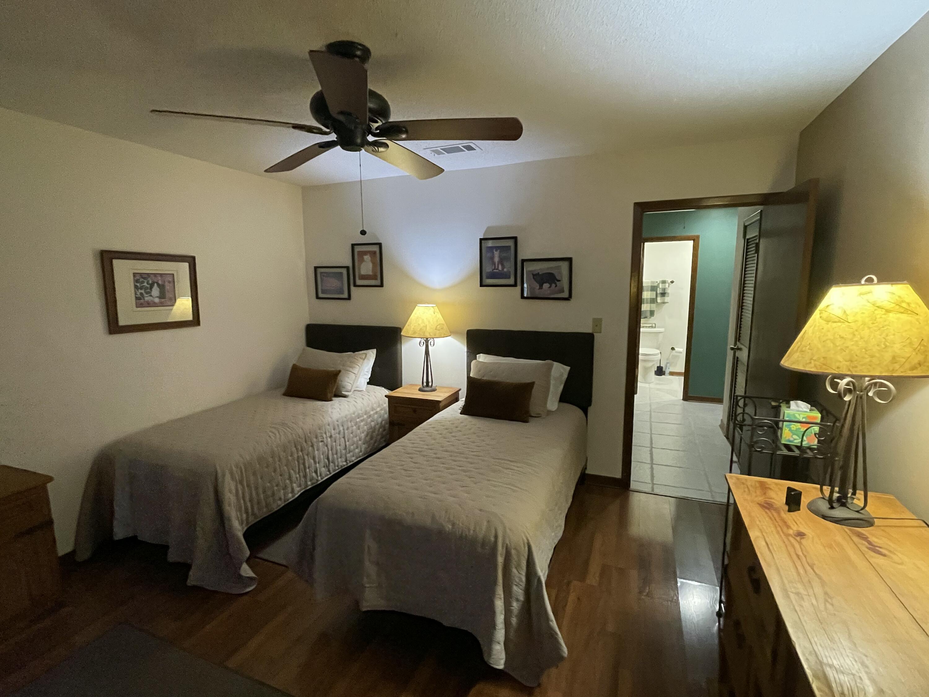 ROYAL OAK VILLAGE 2E - Residential