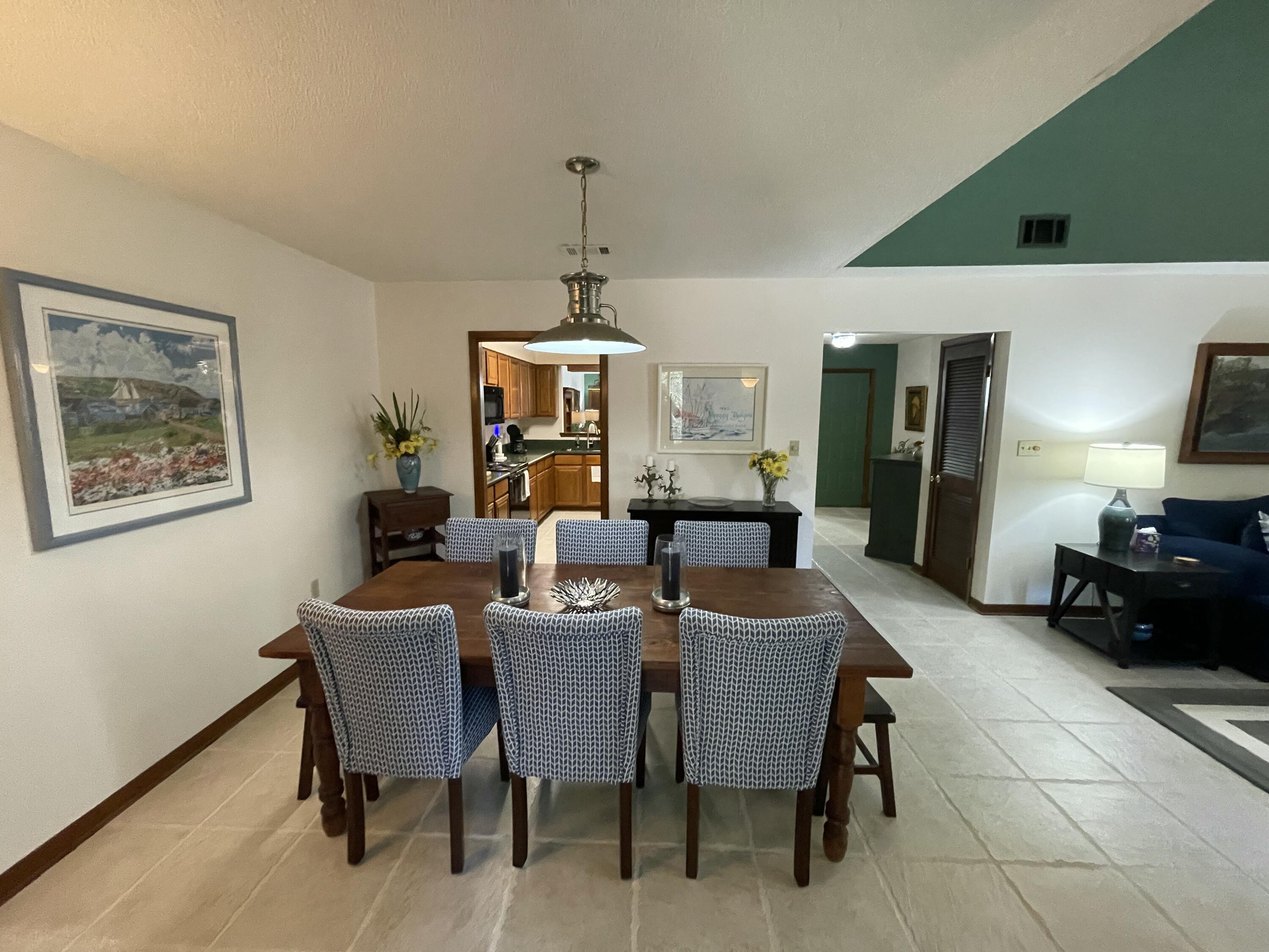 ROYAL OAK VILLAGE 2E - Residential