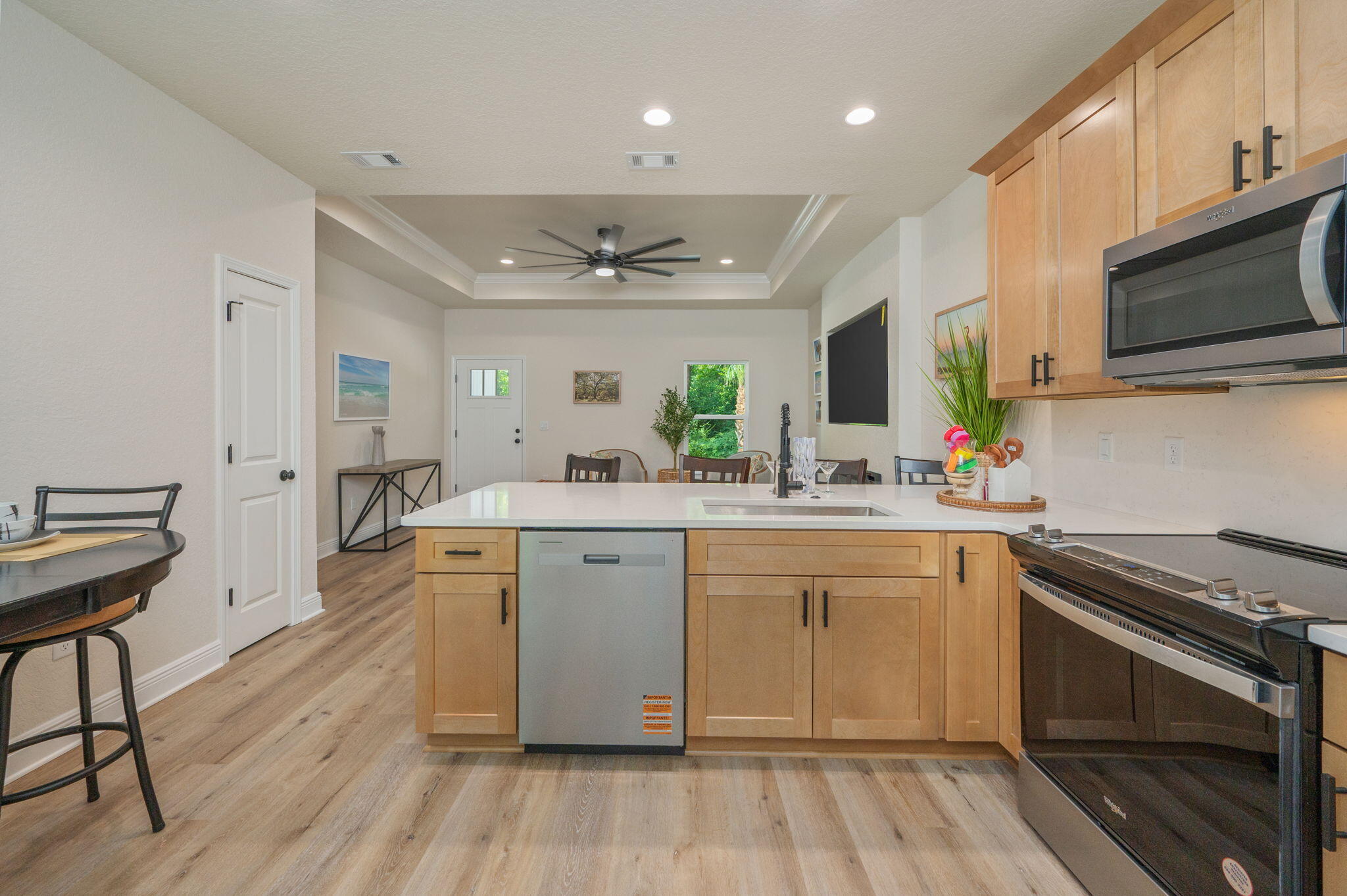 CRESTVIEW BEG SW COR LOT 4 BLK 146 N 53 DEG E 75FT S 36 - Residential