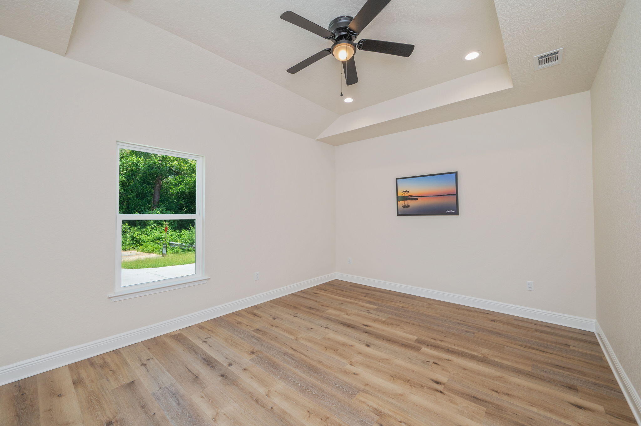 CRESTVIEW BEG SW COR LOT 4 BLK 146 N 53 DEG E 75FT S 36 - Residential