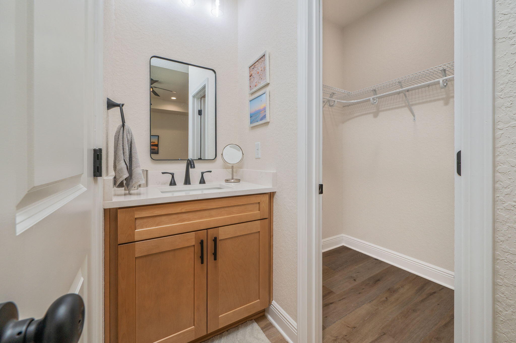 CRESTVIEW BEG SW COR LOT 4 BLK 146 N 53 DEG E 75FT S 36 - Residential