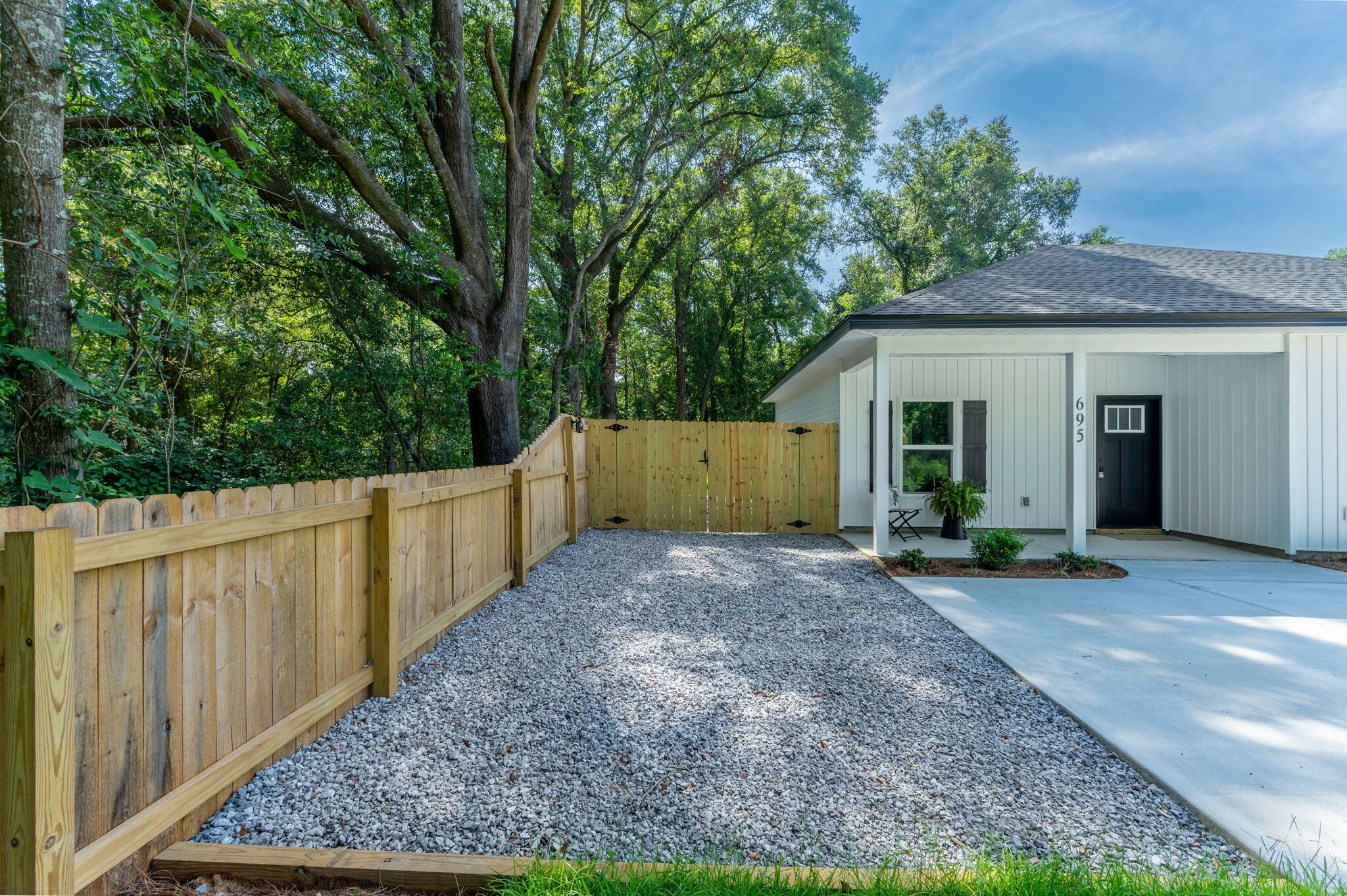 CRESTVIEW BEG SW COR LOT 4 BLK 146 N 53 DEG E 75FT S 36 - Residential