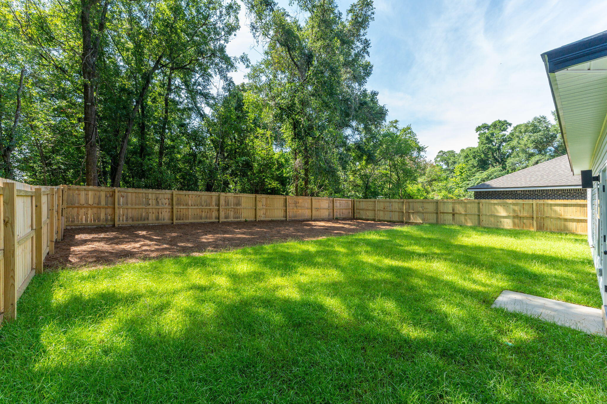 CRESTVIEW BEG SW COR LOT 4 BLK 146 N 53 DEG E 75FT S 36 - Residential