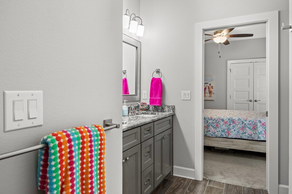 SOUNDSIDE SHORES - Residential