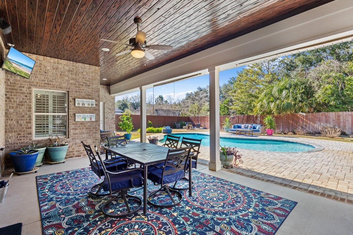 SOUNDSIDE SHORES - Residential