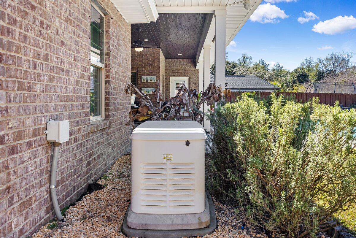 SOUNDSIDE SHORES - Residential