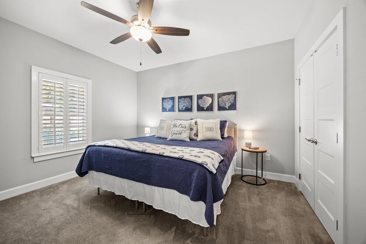 SOUNDSIDE SHORES - Residential