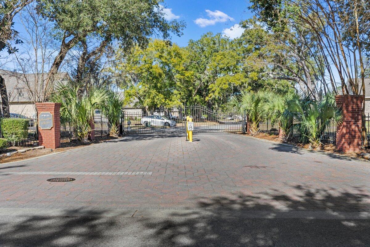 SOUNDSIDE SHORES - Residential