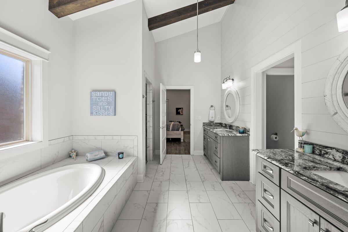 SOUNDSIDE SHORES - Residential