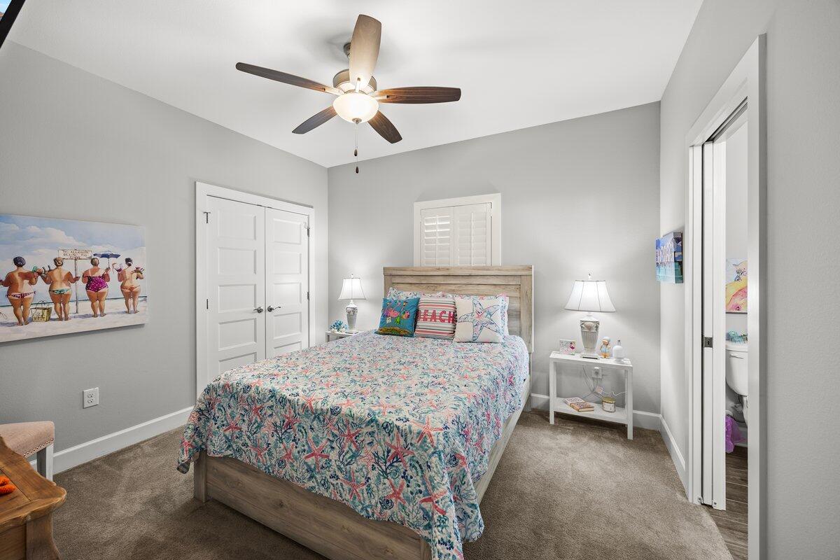 SOUNDSIDE SHORES - Residential