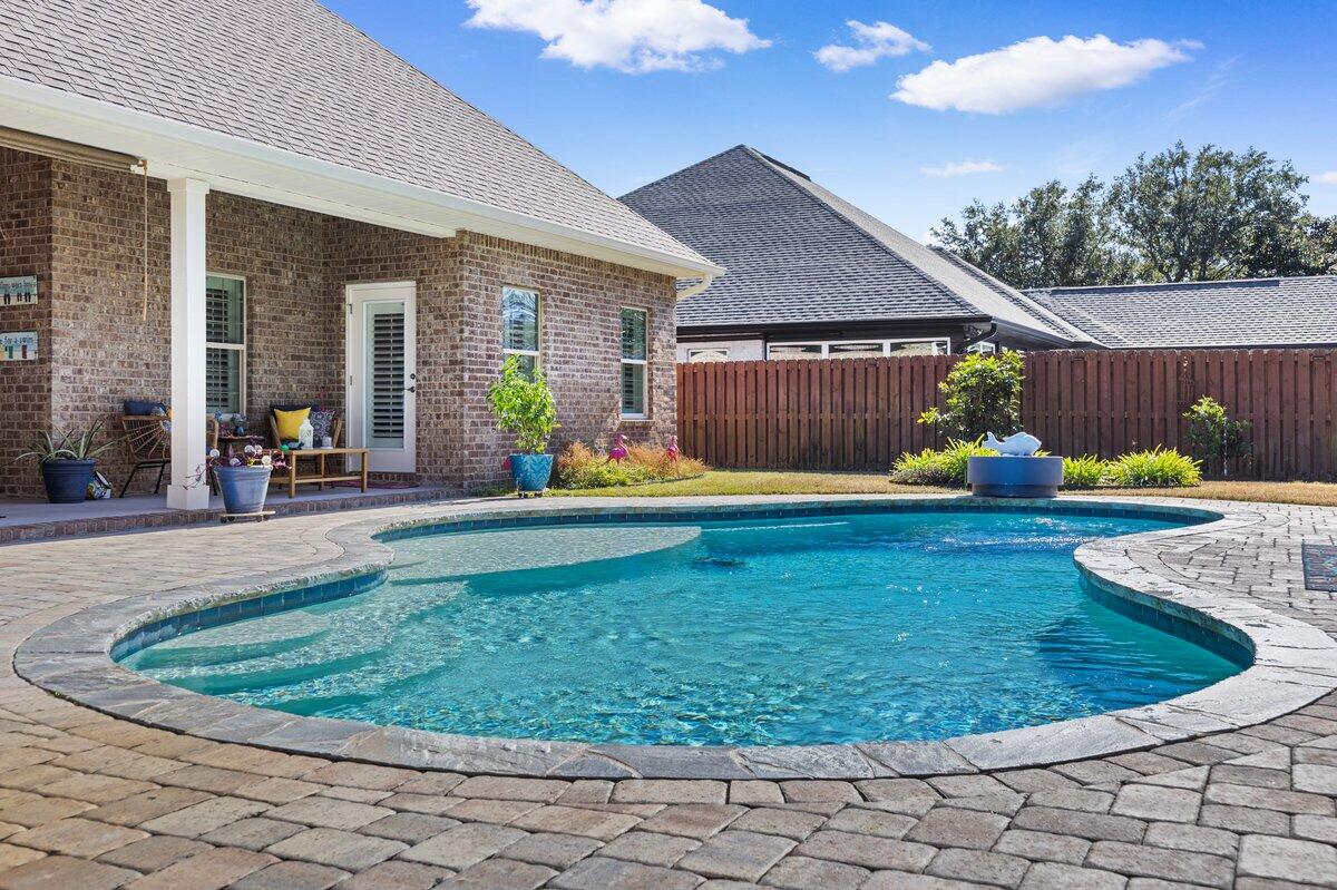 SOUNDSIDE SHORES - Residential