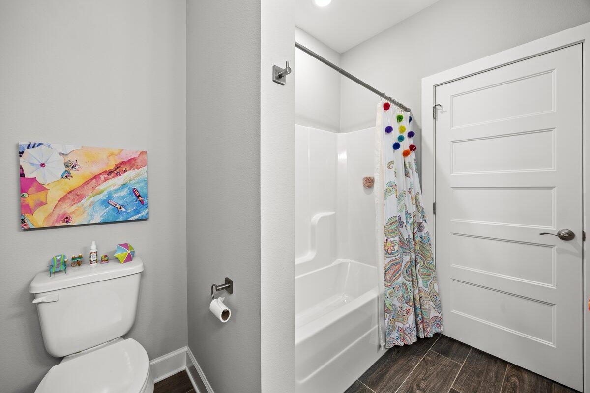 SOUNDSIDE SHORES - Residential