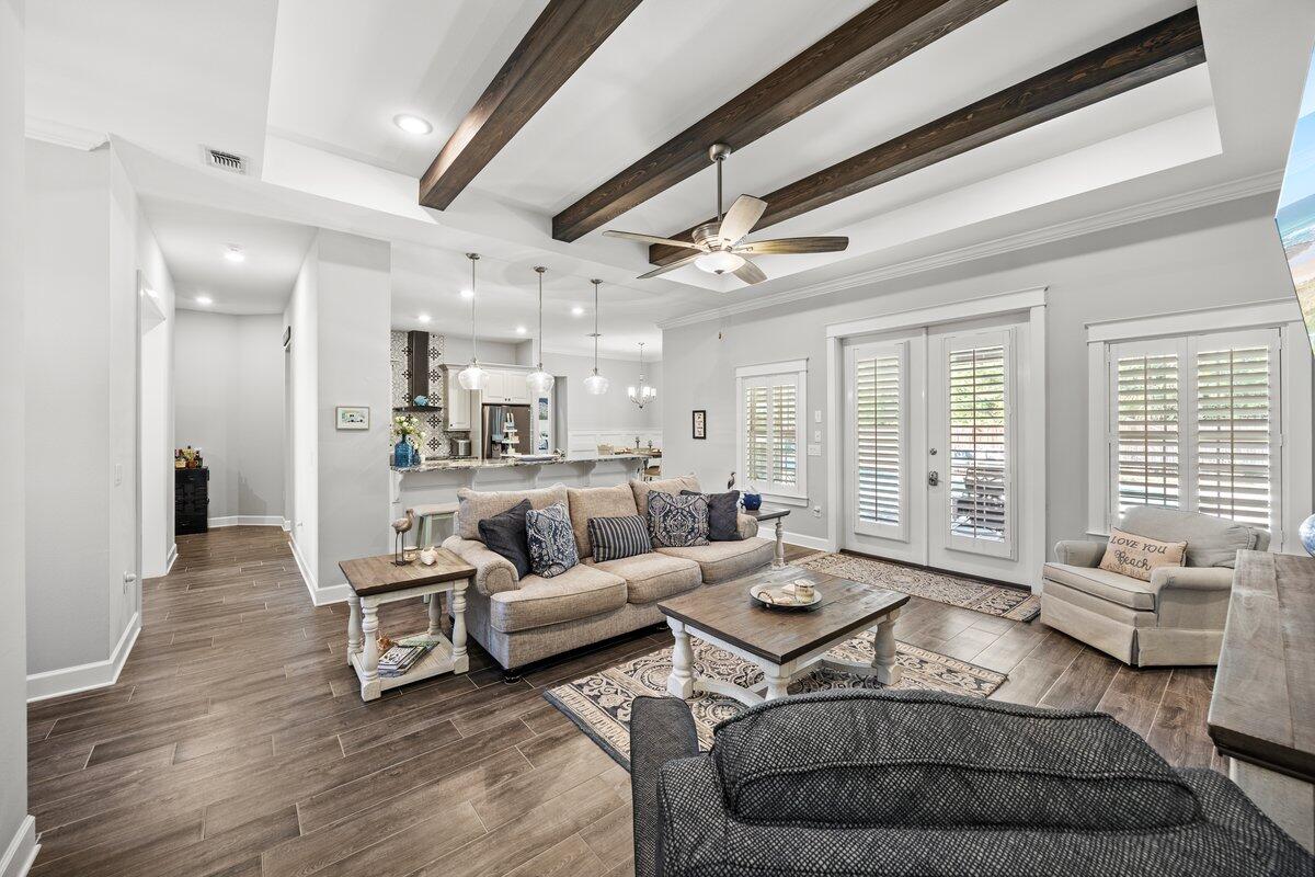 SOUNDSIDE SHORES - Residential