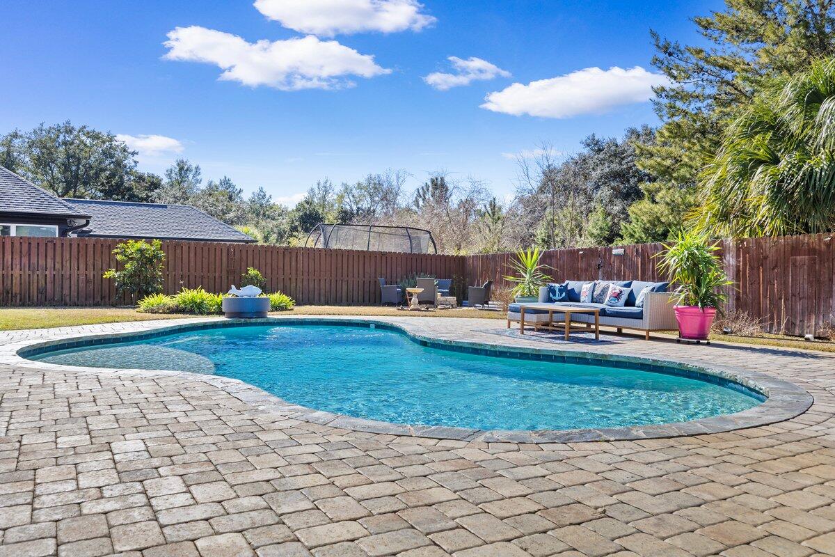 SOUNDSIDE SHORES - Residential